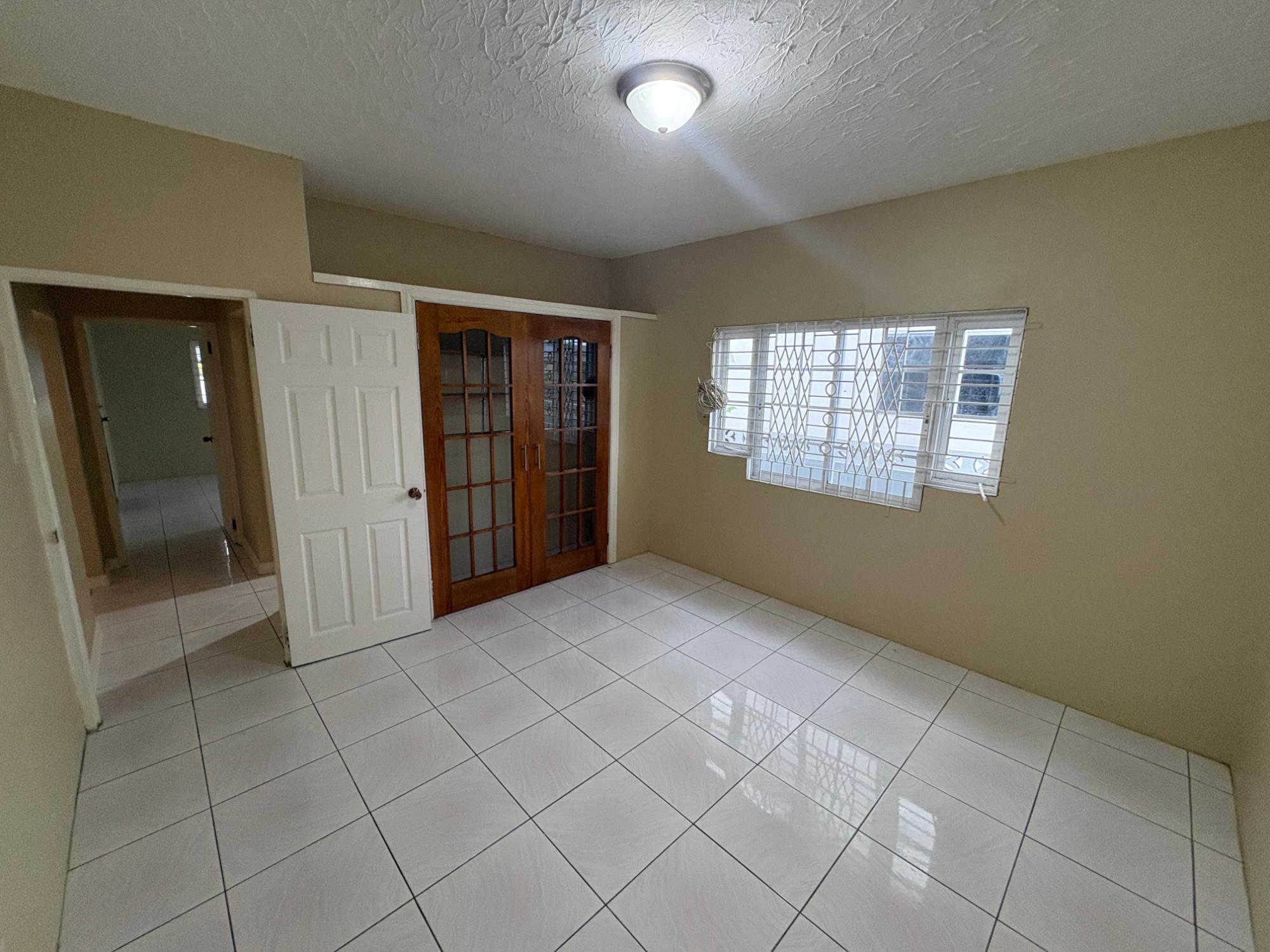 House For Rent: CANDLELIGHT CRESCENT, Kingston 19 | $130,000 photo 16