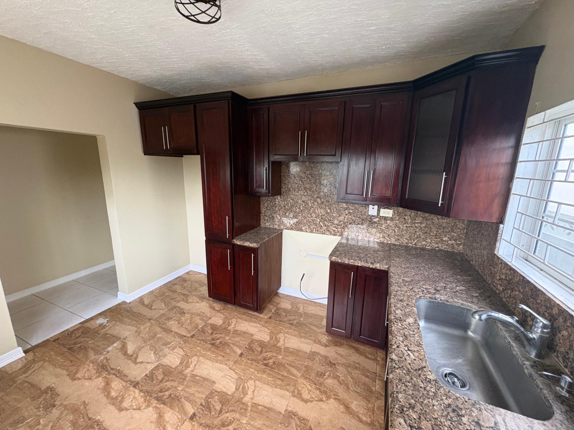 House For Rent: CANDLELIGHT CRESCENT, Kingston 19 | $130,000 photo 20