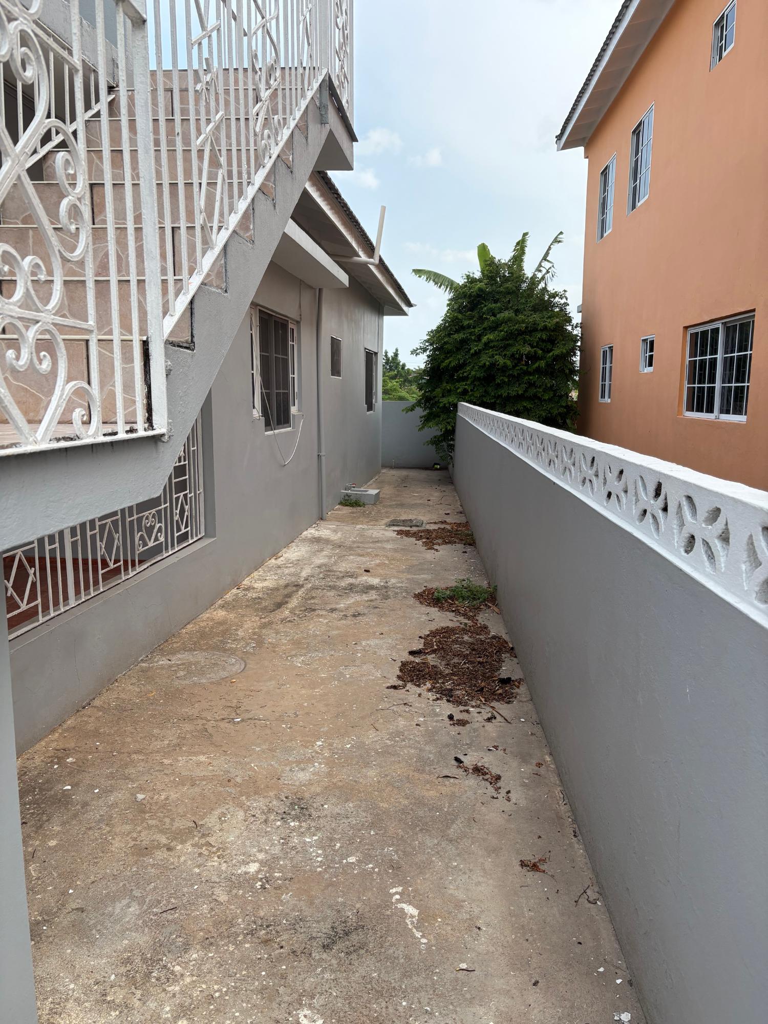 House For Rent: CANDLELIGHT CRESCENT, Kingston 19 | $130,000 photo 22