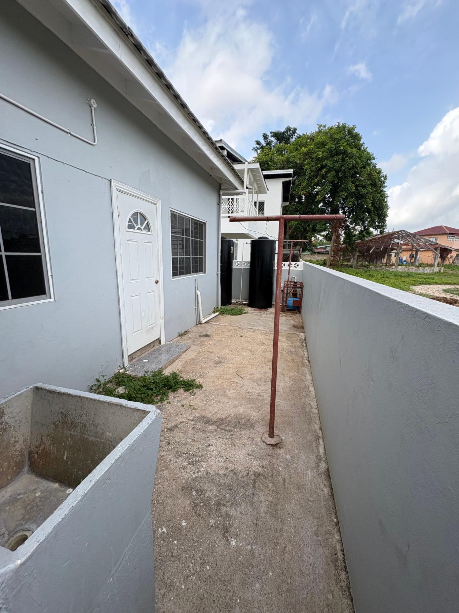 House For Rent: CANDLELIGHT CRESCENT, Kingston 19 | $130,000 photo 24