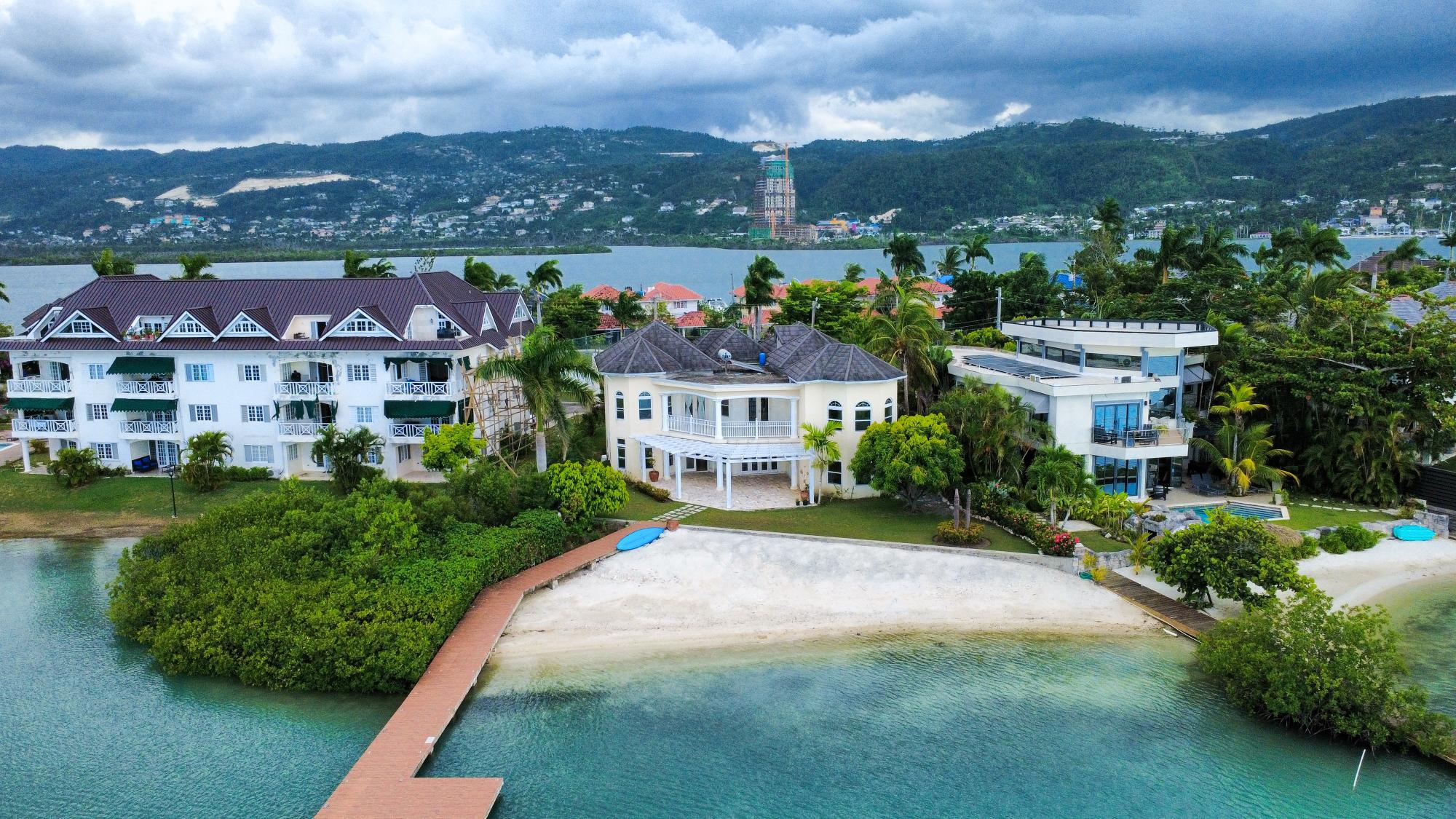 House For Rent: LAGOONS MONTEGO-BAY, Montego Bay | $6,500 photo 5