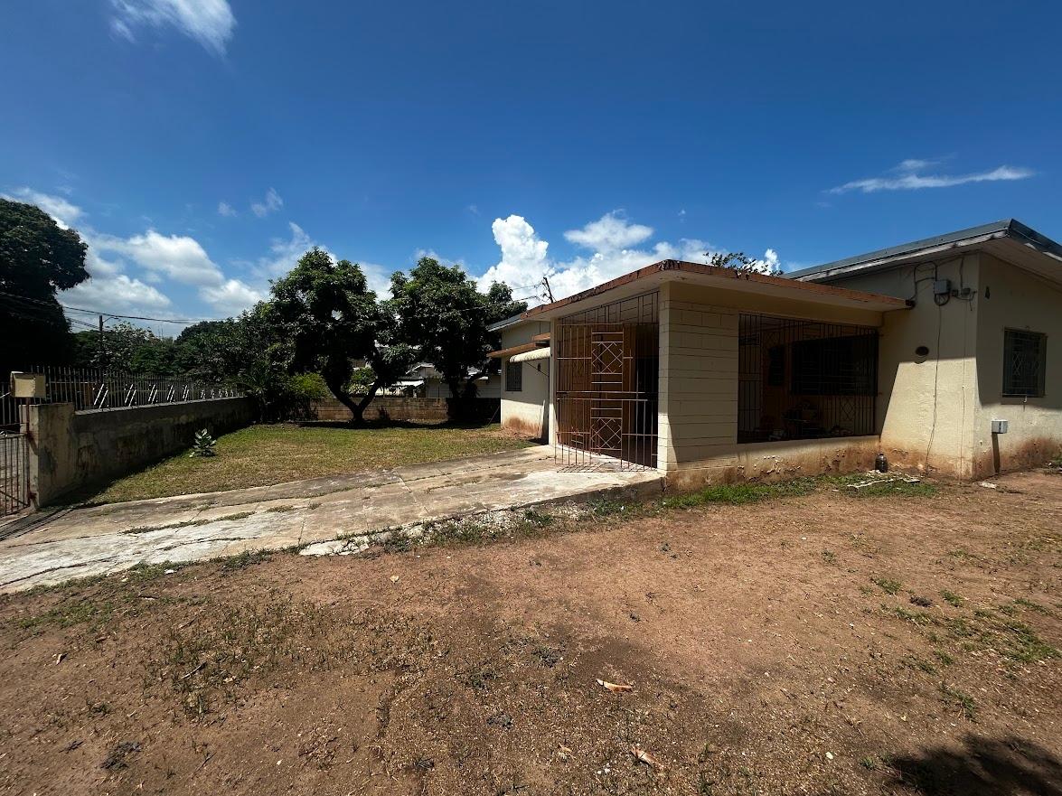 House For Sale: GRAYDEN AVENUE, Kingston 10 | $65,000,000 photo 2