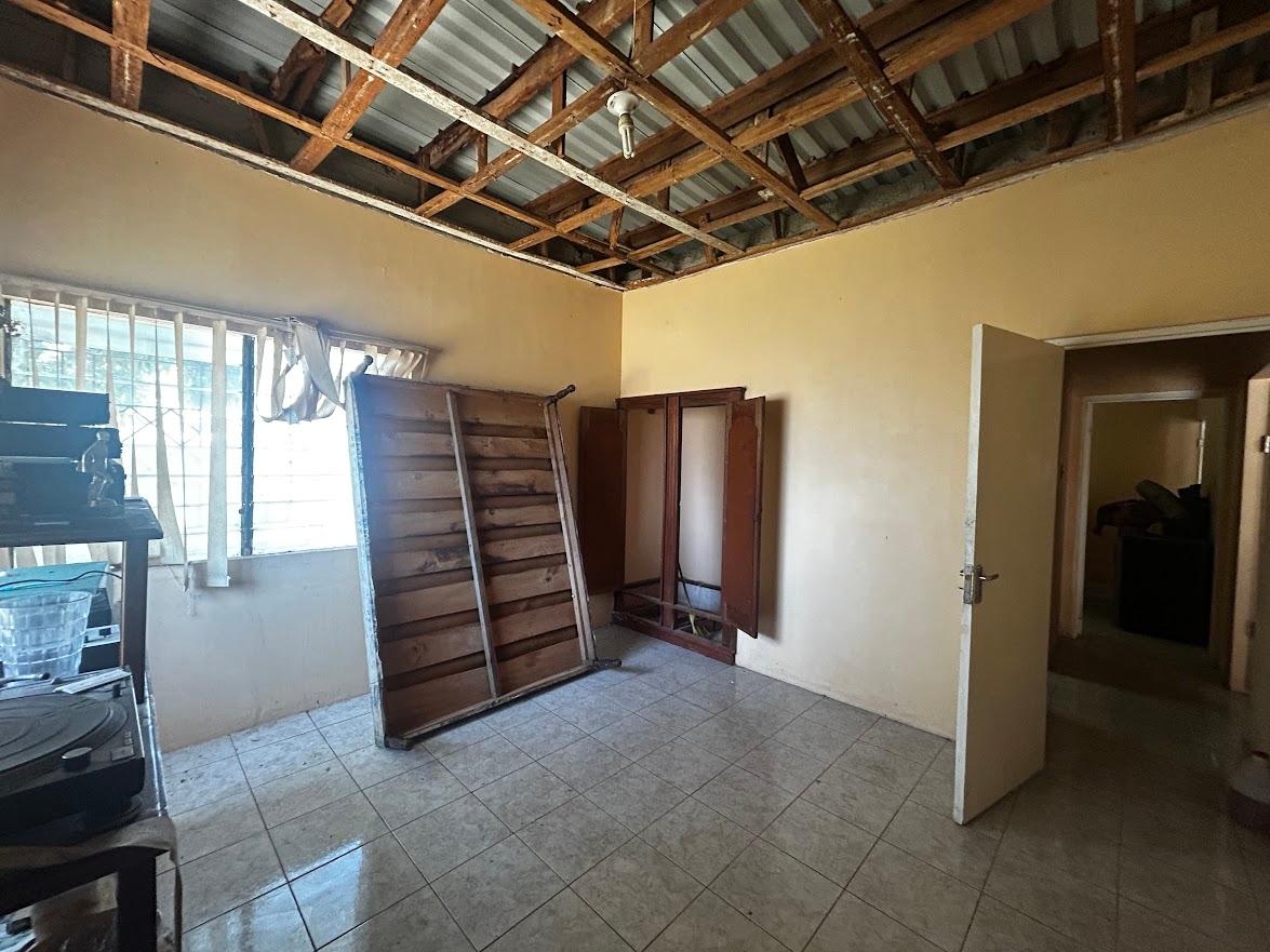 House For Sale: GRAYDEN AVENUE, Kingston 10 | $65,000,000 photo 14