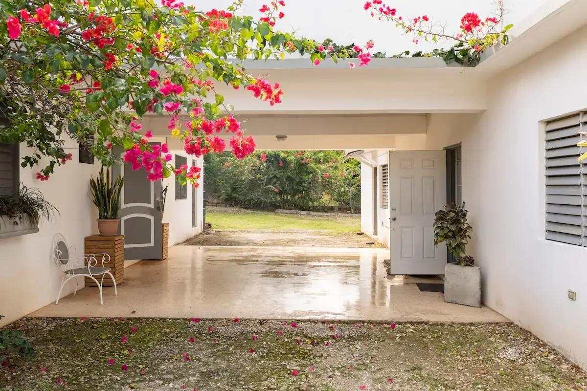 House For Rent: RICKETTS DR, CARDIFF HALL, Runaway Bay | $110,000