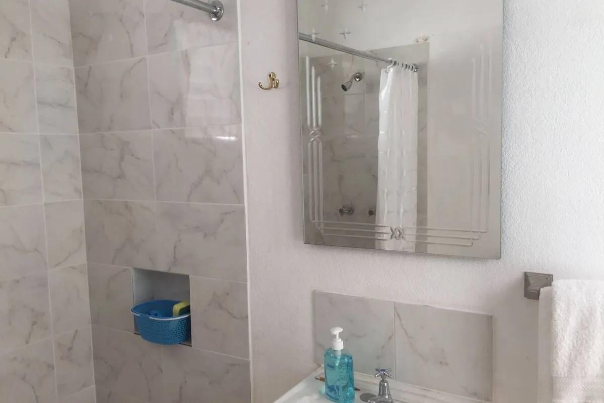 House For Rent: RICKETTS DR, CARDIFF HALL, Runaway Bay | $110,000 photo 3