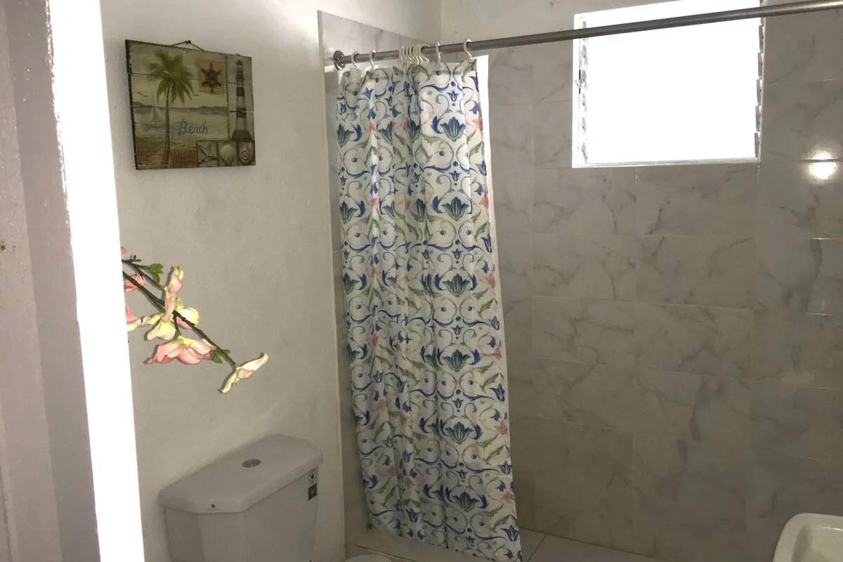 House For Rent: RICKETTS DR, CARDIFF HALL, Runaway Bay | $110,000 photo 5