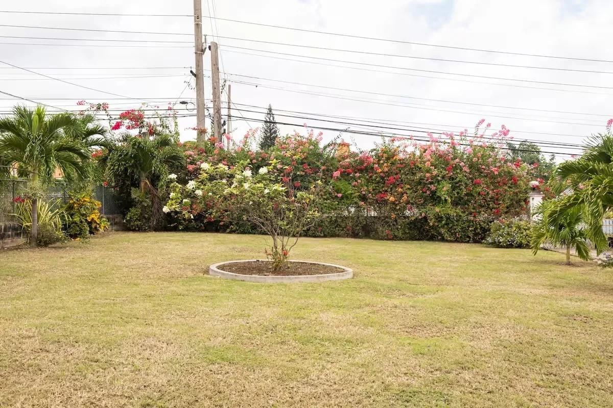 House For Rent: RICKETTS DR, CARDIFF HALL, Runaway Bay | $110,000 photo 8