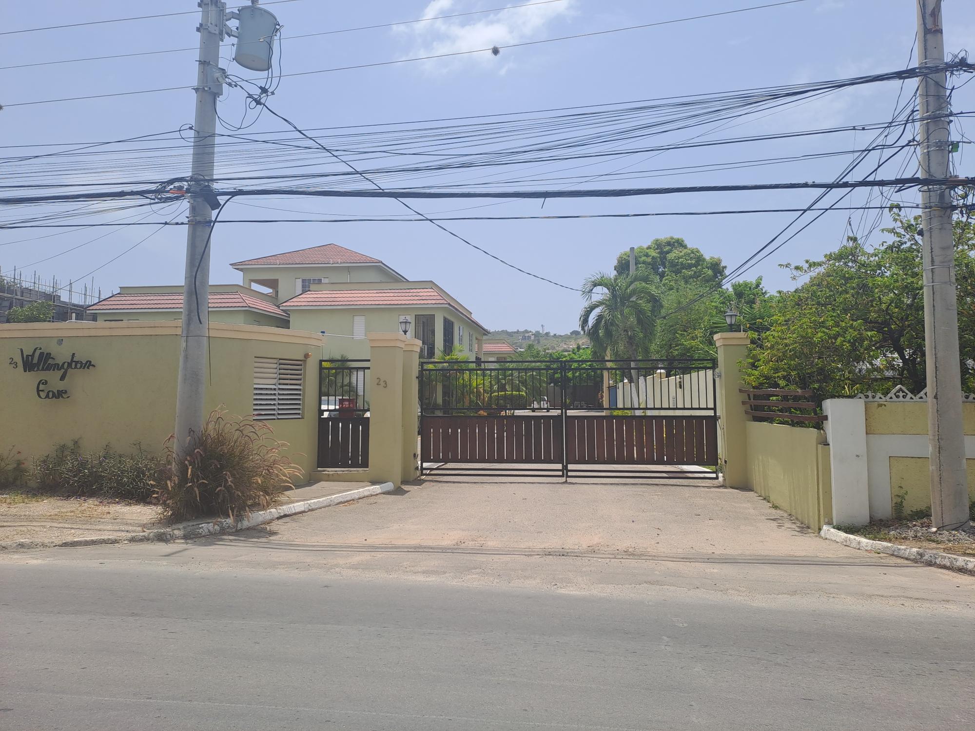Apartment For Rent: WELLINGTON DRIVE, Kingston 6 | $1,000