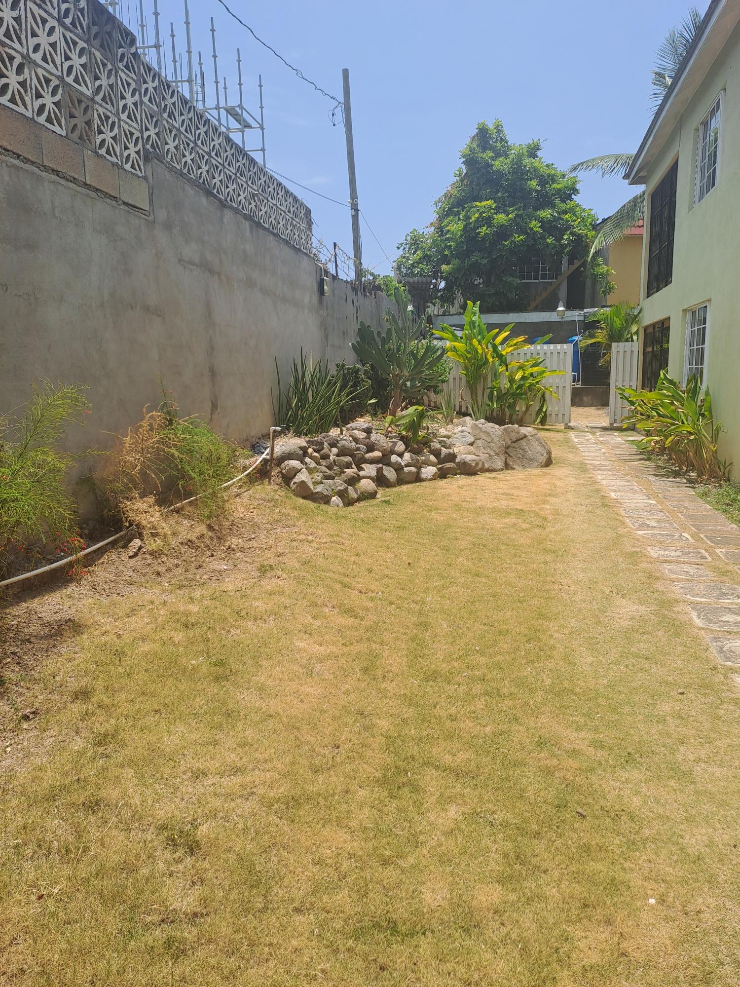 Apartment For Rent: WELLINGTON DRIVE, Kingston 6 | $1,000 photo 16