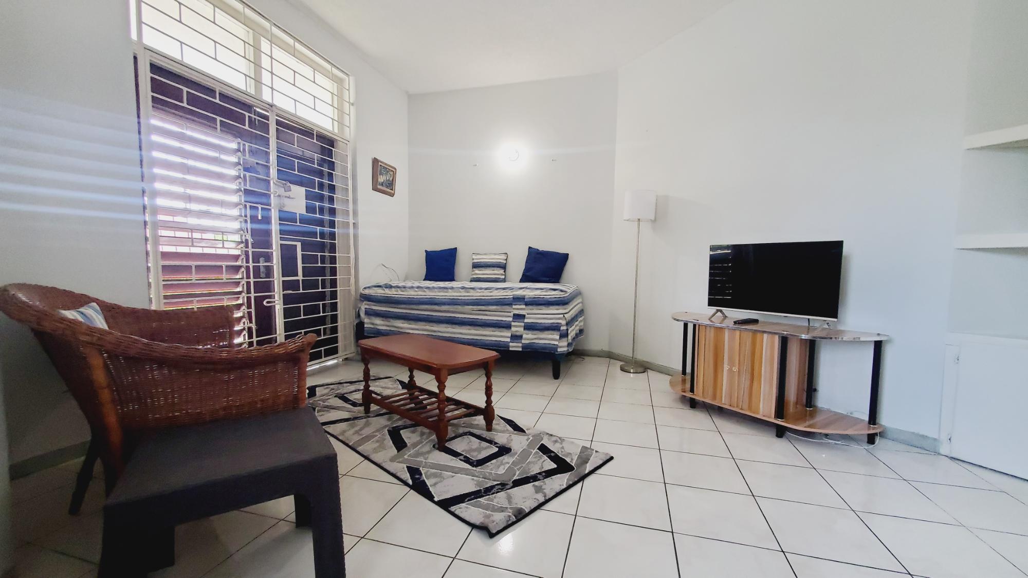 Apartment For Rent: HOPE ROAD, Kingston 6 | $140,000 photo 8