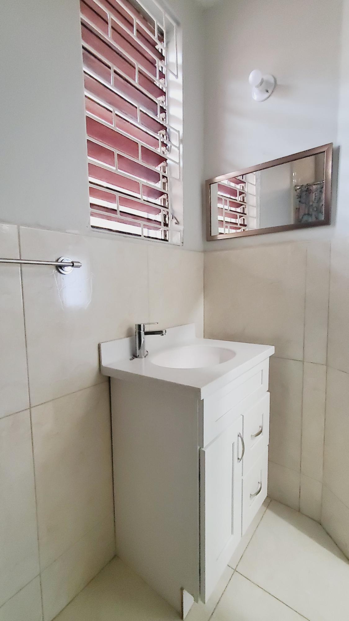 Apartment For Rent: HOPE ROAD, Kingston 6 | $140,000 photo 21