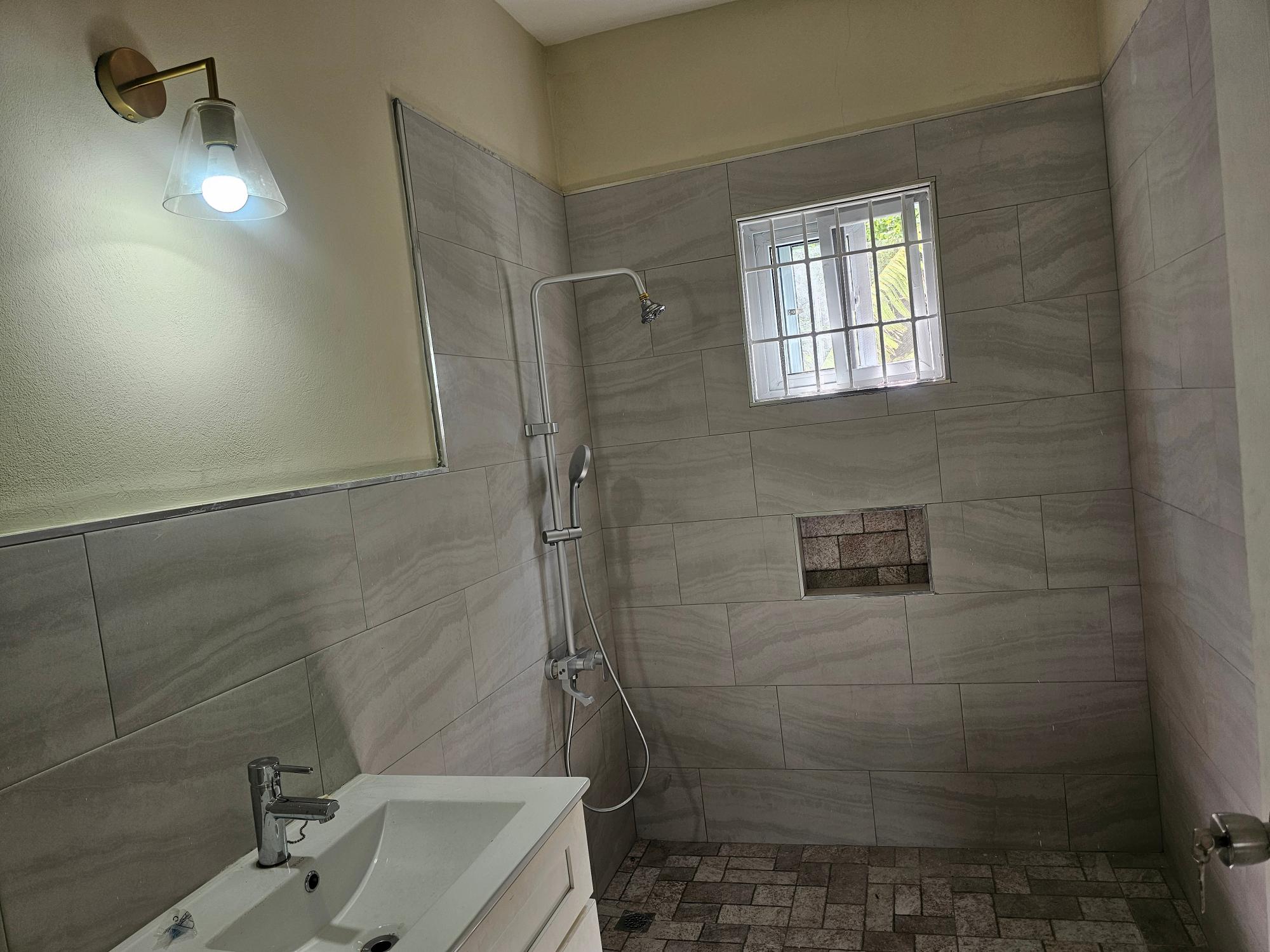 House For Rent: GILMOUR DRIVE, KGN 20, Kingston 20 | $120,000 photo 9