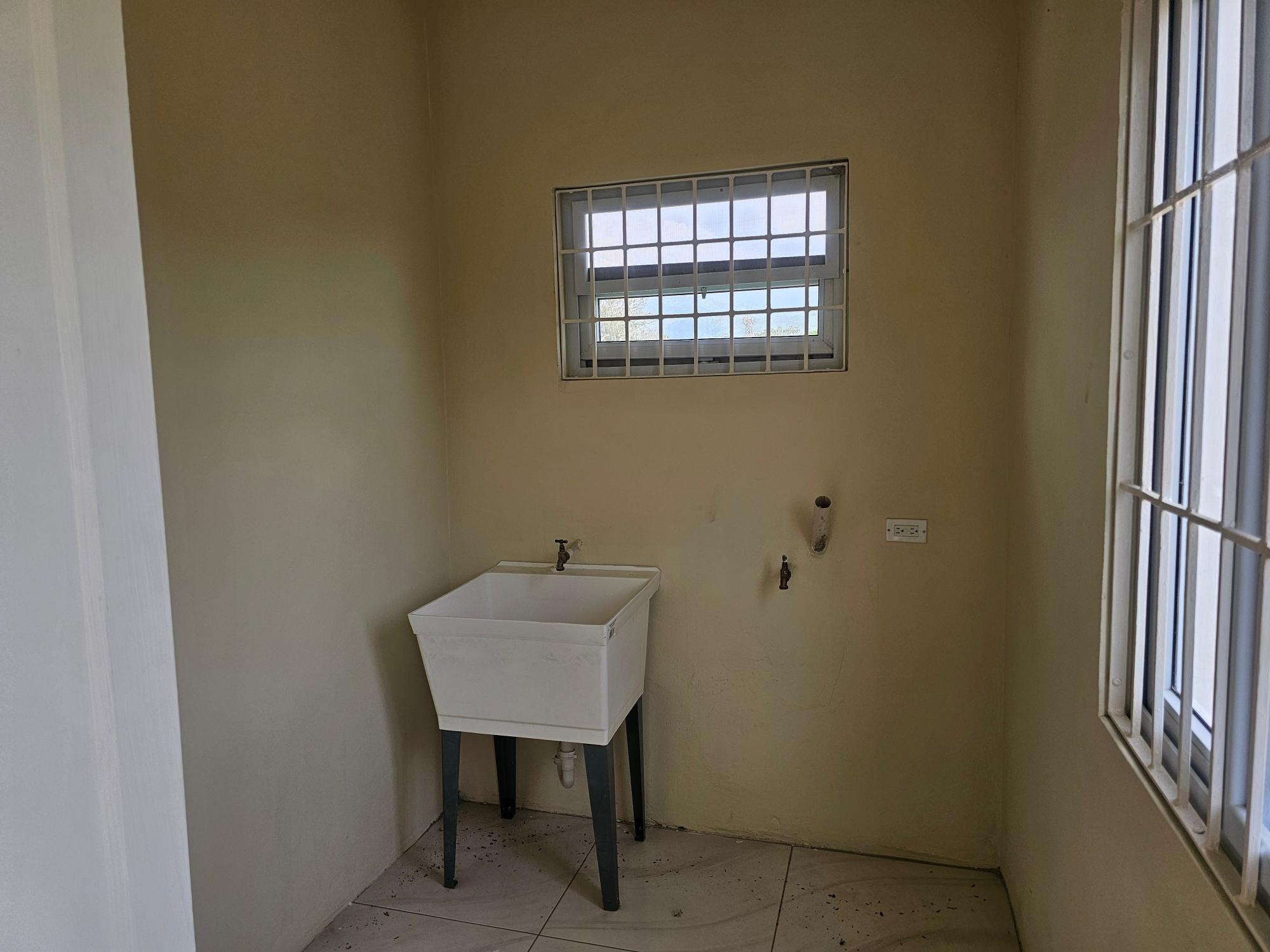 House For Rent: GILMOUR DRIVE, KGN 20, Kingston 20 | $120,000 photo 10