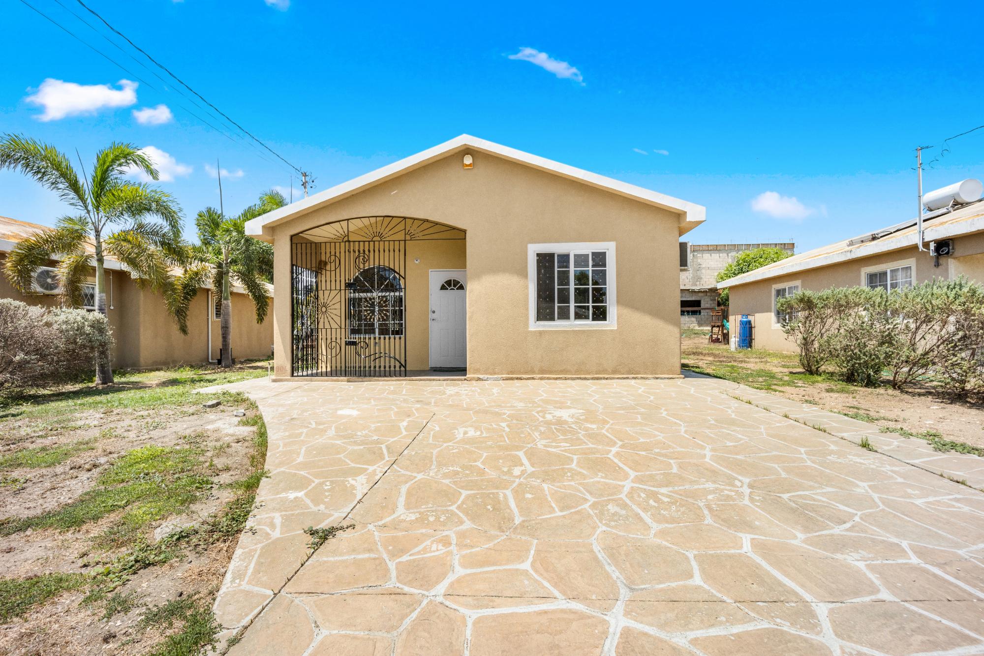 House For Rent: LIMESTONE CRESCENT, Phoenix Park | $120,000