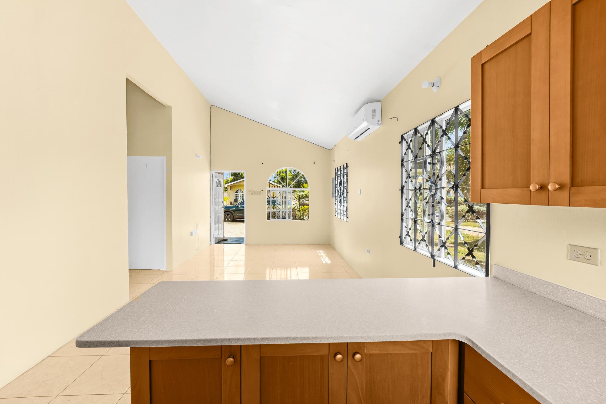 House For Rent: LIMESTONE CRESCENT, Phoenix Park | $120,000 photo 7