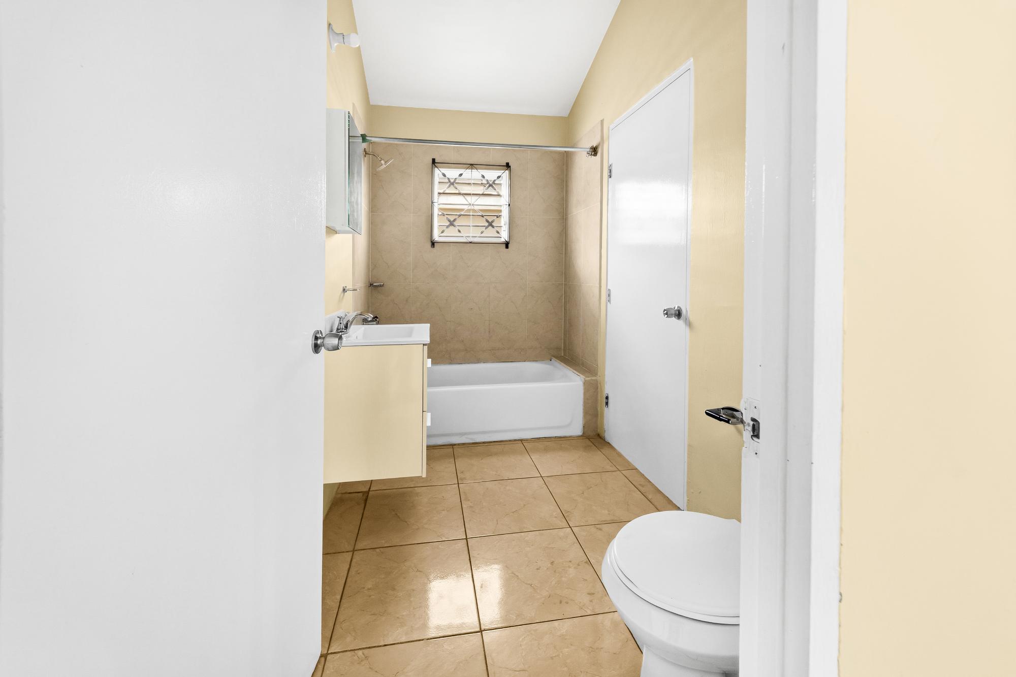 House For Rent: LIMESTONE CRESCENT, Phoenix Park | $120,000 photo 12