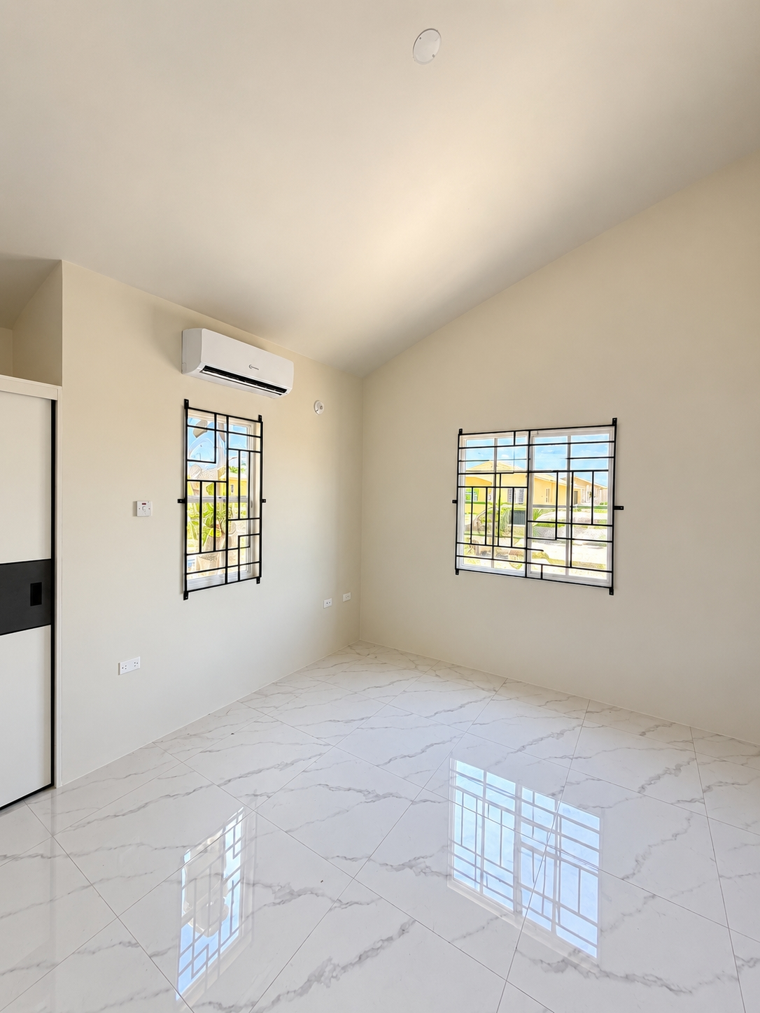 House For Rent: PHOENIX PARK, Phoenix Park | $130,000 photo 6