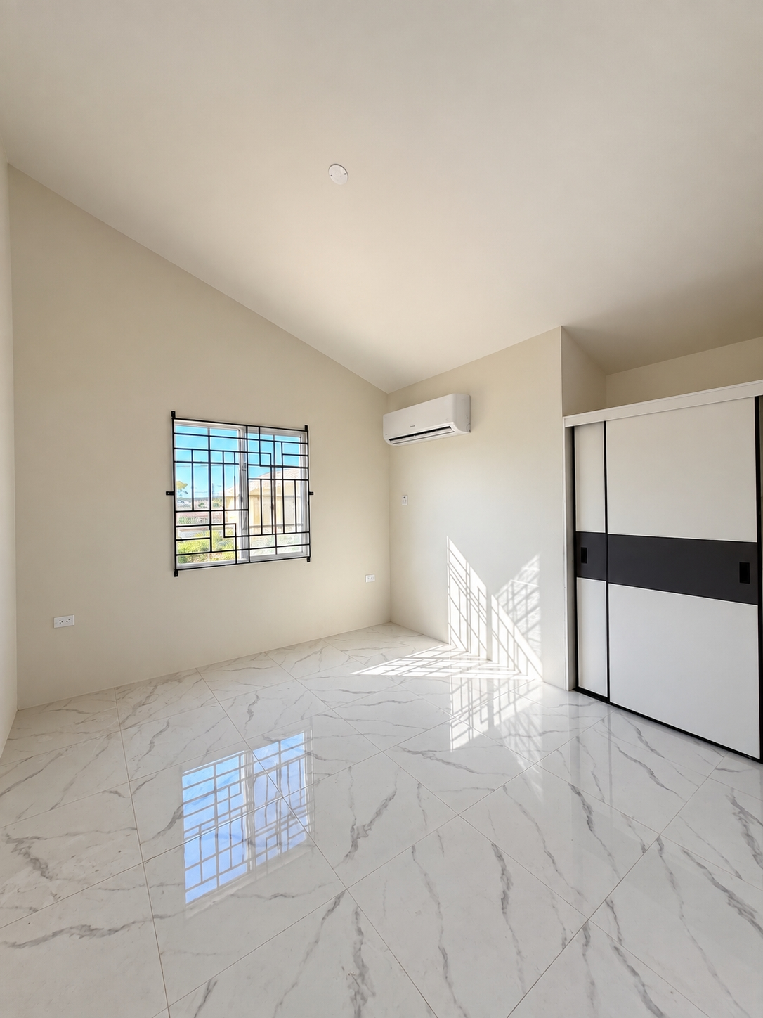 House For Rent: PHOENIX PARK, Phoenix Park | $130,000 photo 8