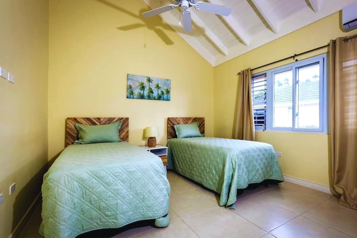 House For Rent: CREST, RICHMOND ESTATE, St. Ann@~apos;s Bay | $1,700 photo 16