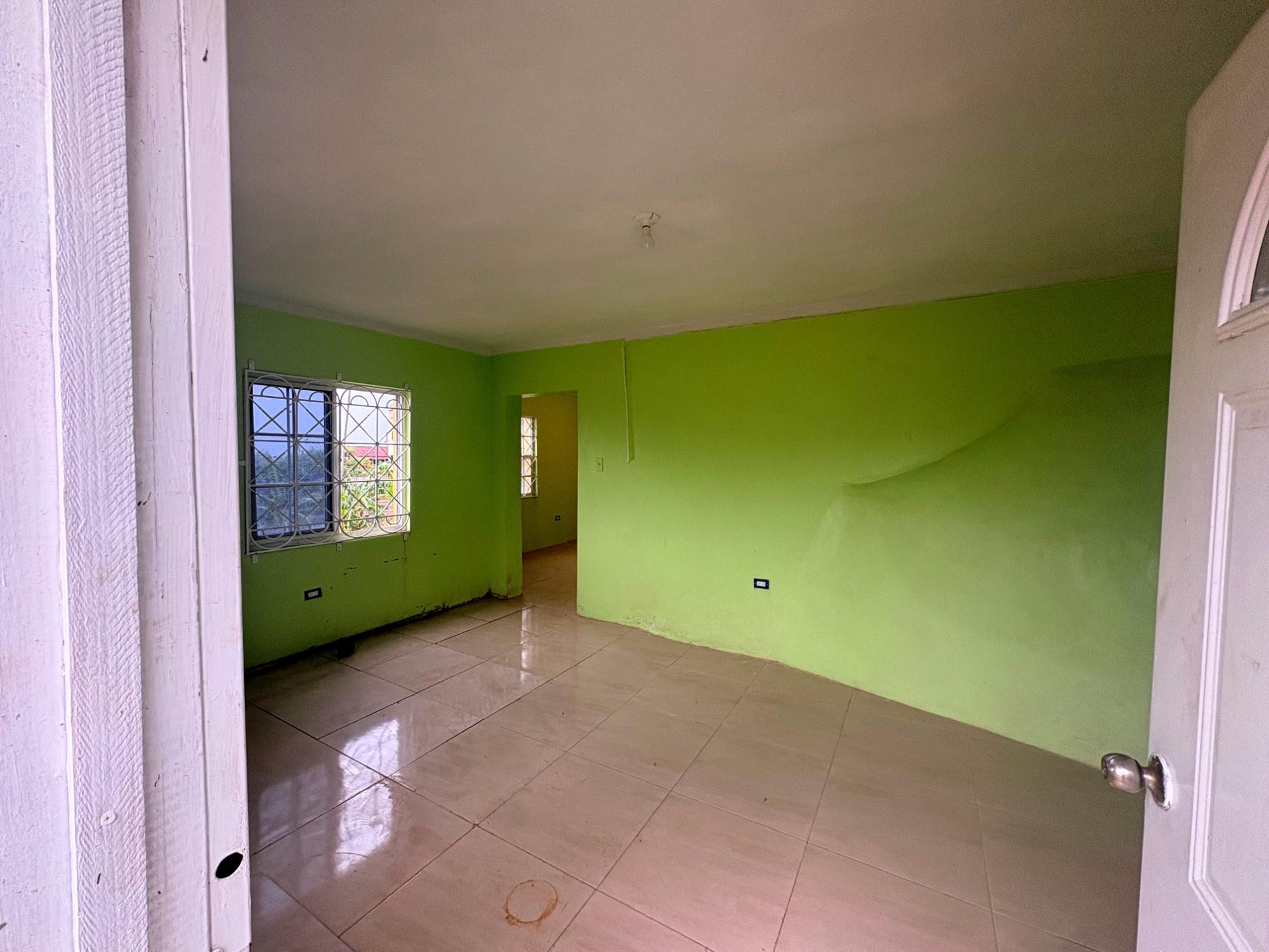 House For Rent: QUEEN HILL DRIVE, Kingston 19 | $80,000 photo 3