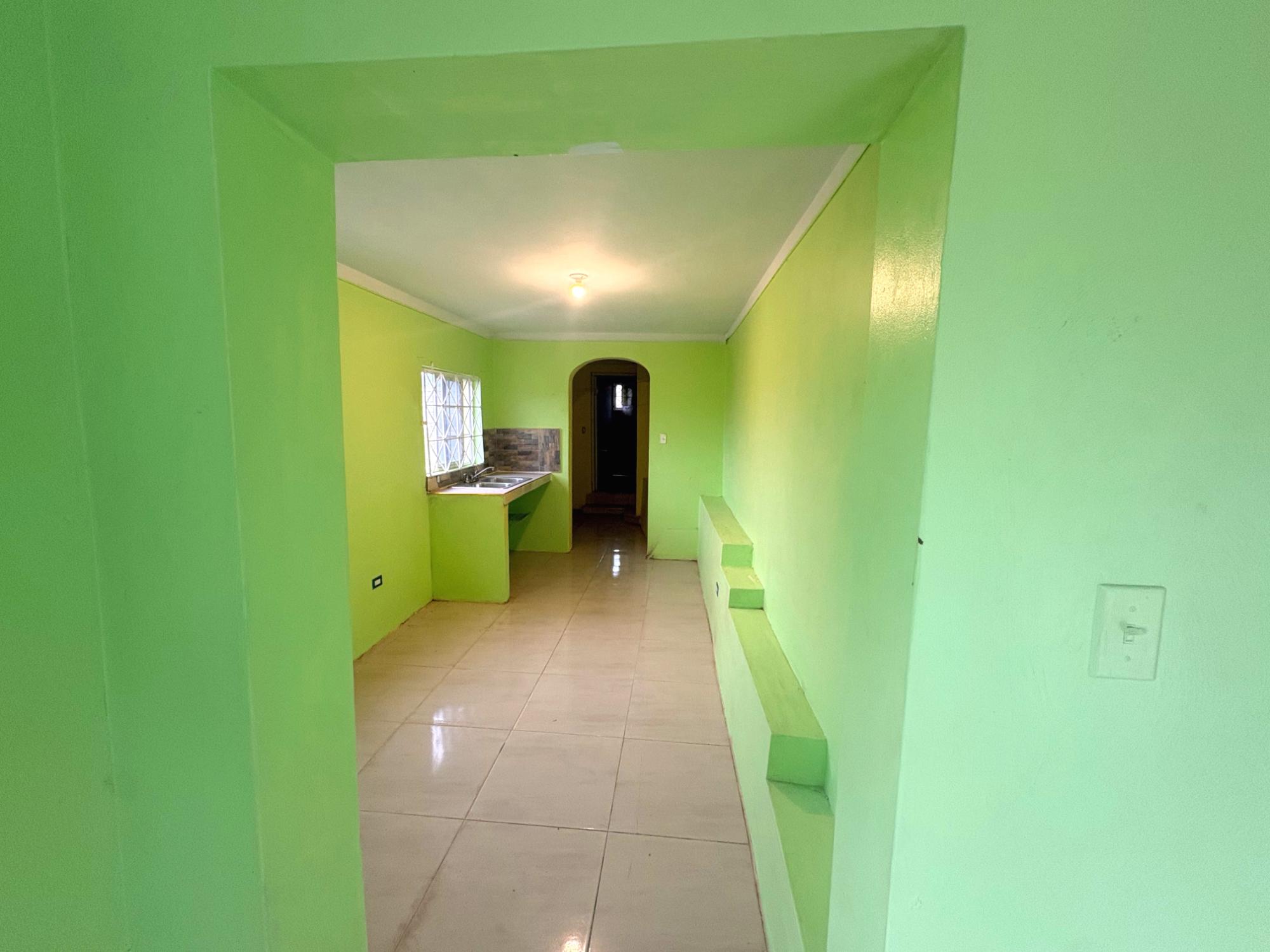 House For Rent: QUEEN HILL DRIVE, Kingston 19 | $80,000 photo 4