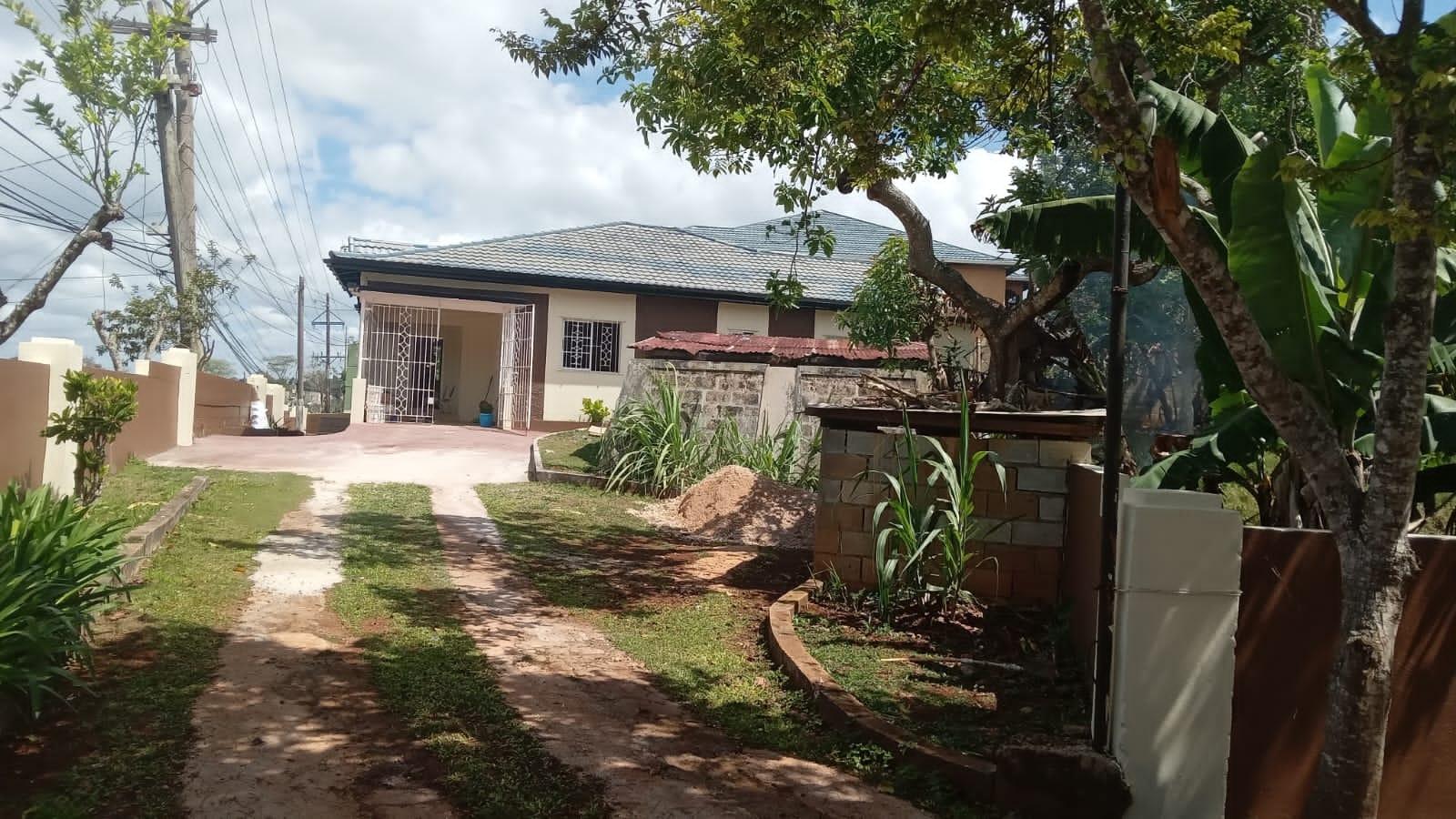 House For Sale: HATFIELD MANCHESTER, Hatfield | $47,000,000 photo 2