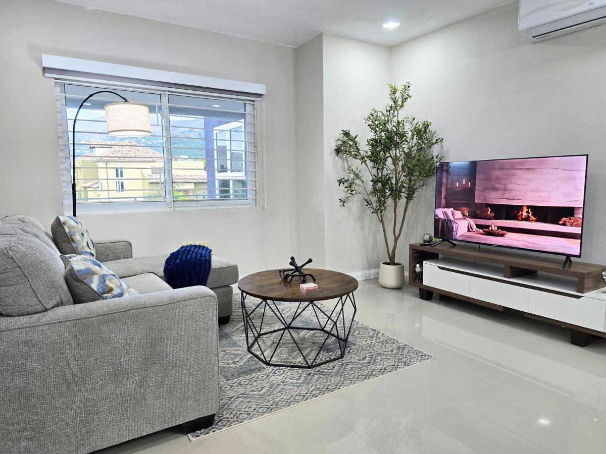 Apartment For Rent: SANDHURST CRESCENT, Kingston 6 | $3,500 photo 5