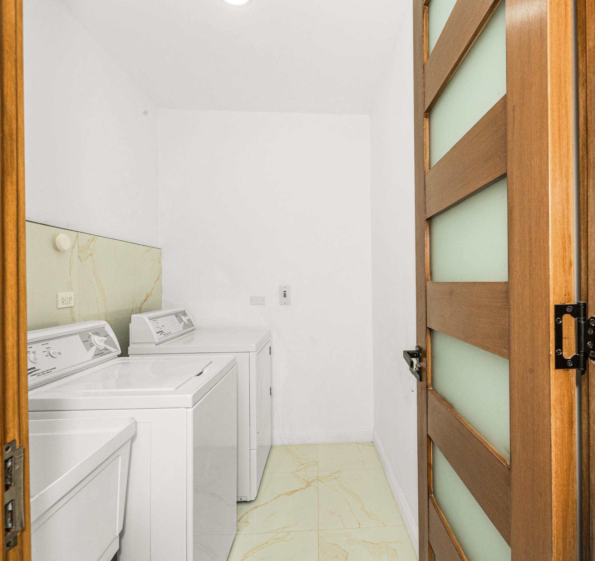 Apartment For Sale: GROSVENOR HEIGHTS, Kingston 8 | $400,000 photo 18