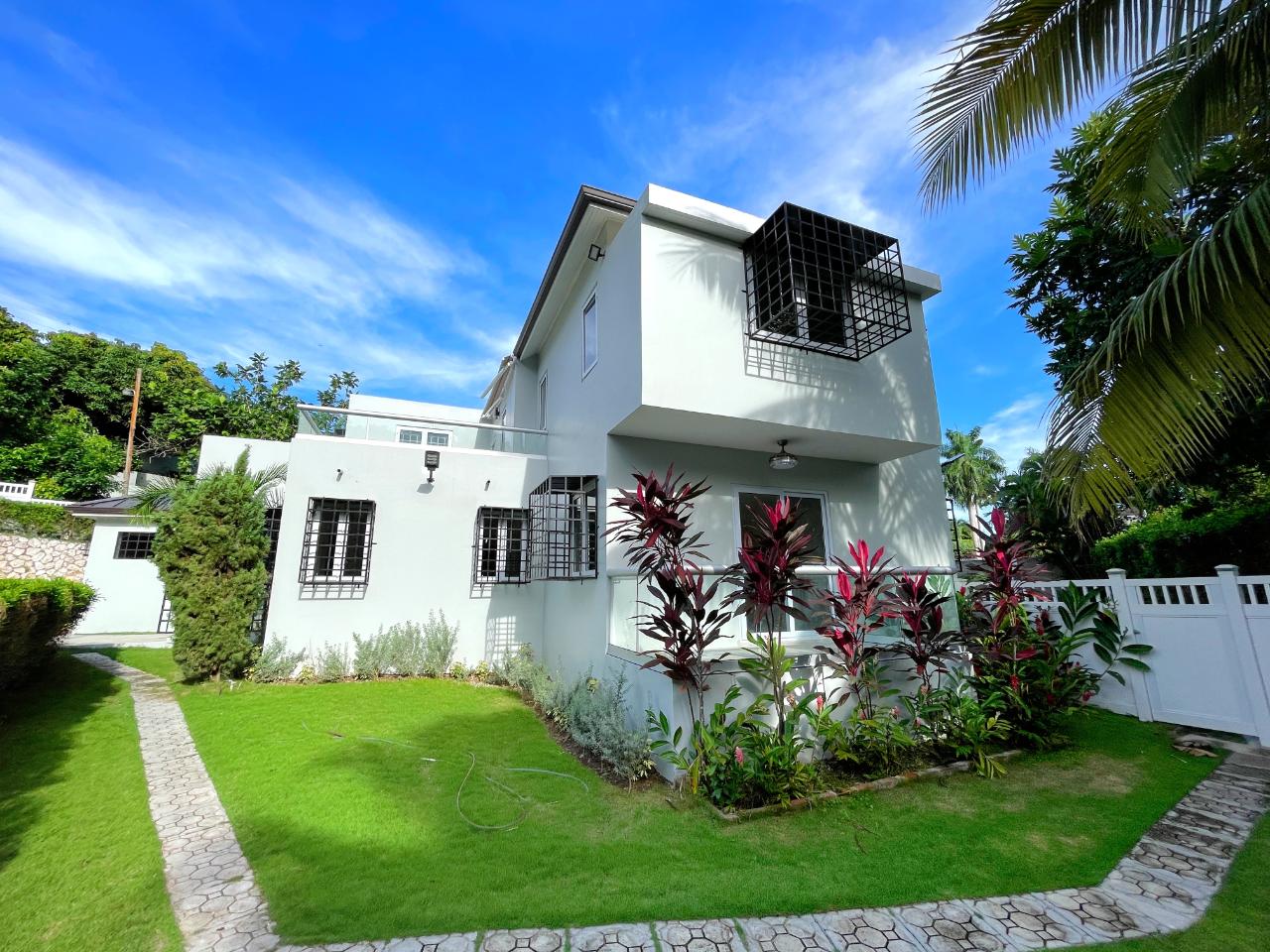 House For Rent: SHORTRIDGE CRESCENT, Kingston 6 | $6,300 photo 3