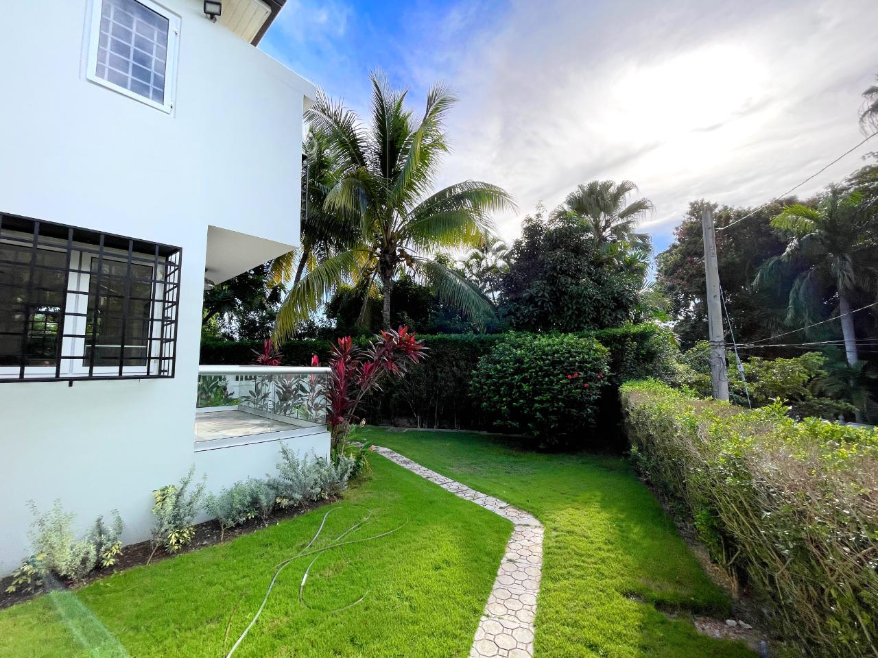 House For Rent: SHORTRIDGE CRESCENT, Kingston 6 | $6,300 photo 4
