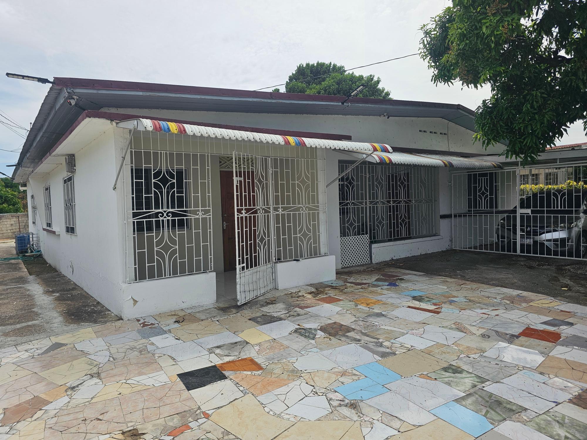 House For Rent: GILMOUR DRIVE, KGN 20, Kingston 20 | $120,000 photo 2