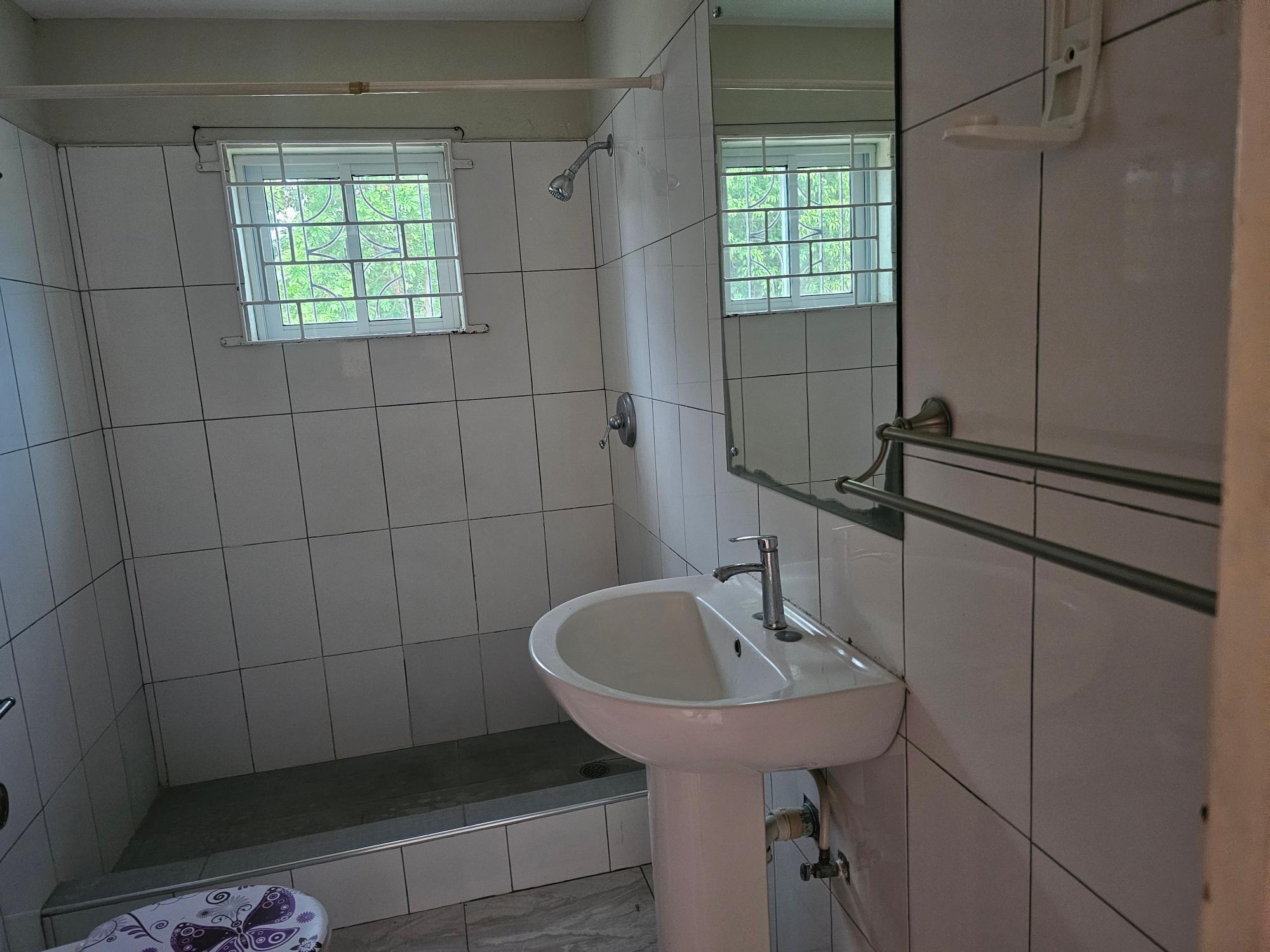 House For Rent: GILMOUR DRIVE, KGN 20, Kingston 20 | $120,000 photo 8