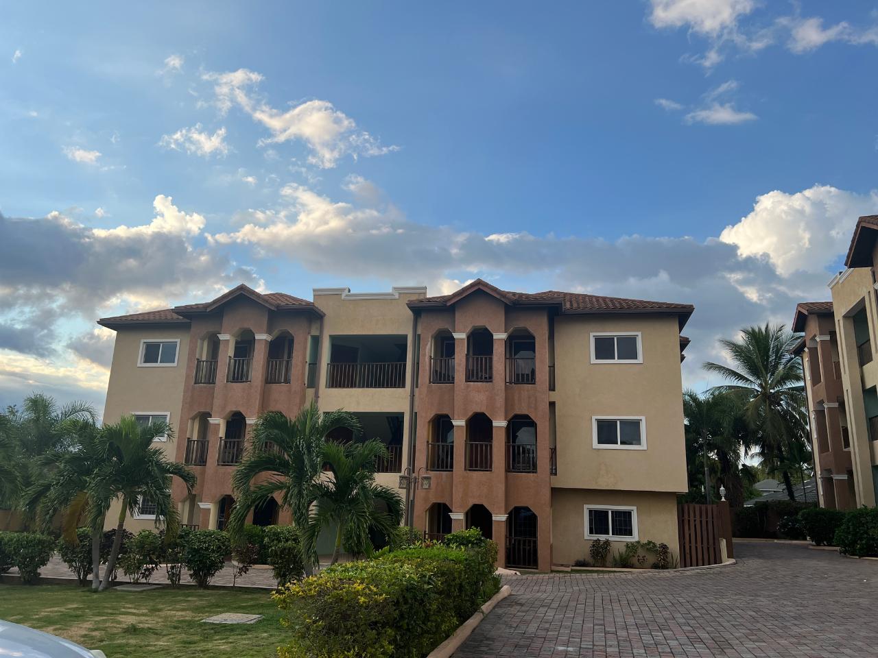 Apartment For Rent: MILLSBOROUGH AVENUE, Kingston 6 | $2,000 photo 2