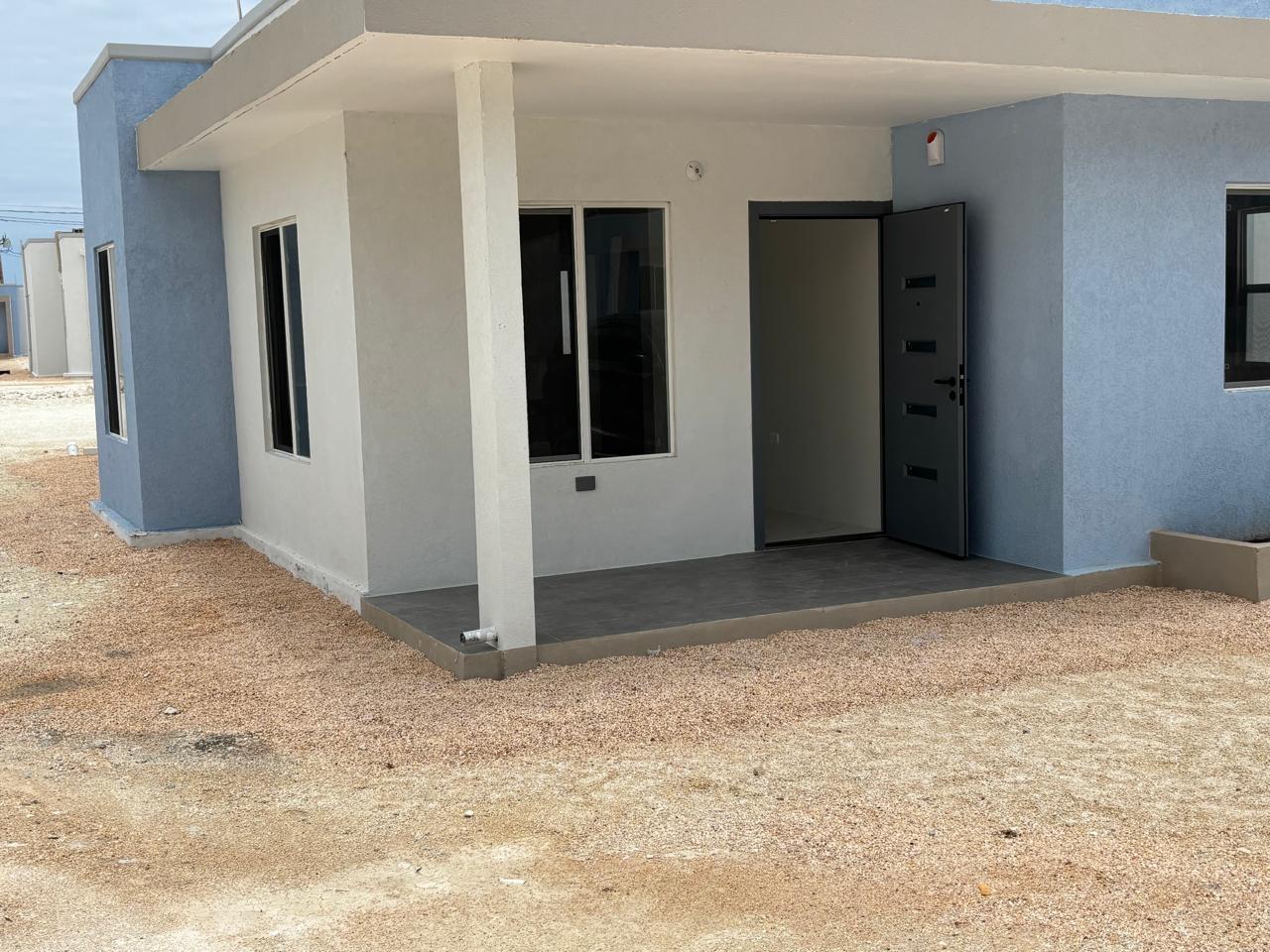 House For Rent: CORAL SPRING ESTATE, Coral Spring | $140,000 photo 3