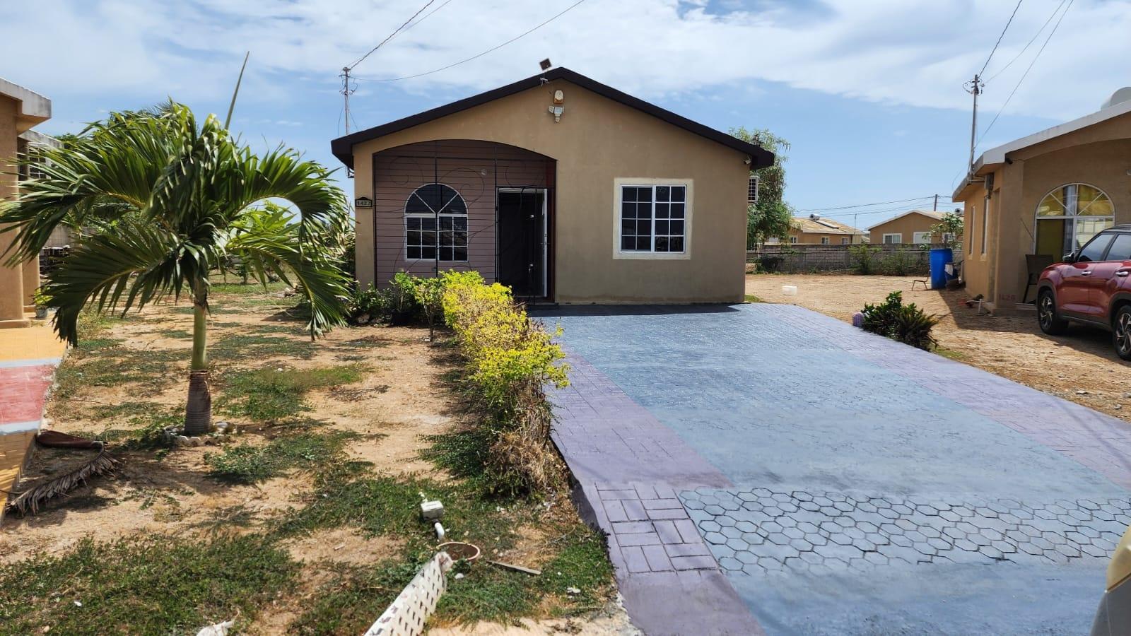 House For Rent: SEAGRAPE CRESCENT, Phoenix Park | $130,000 photo 2