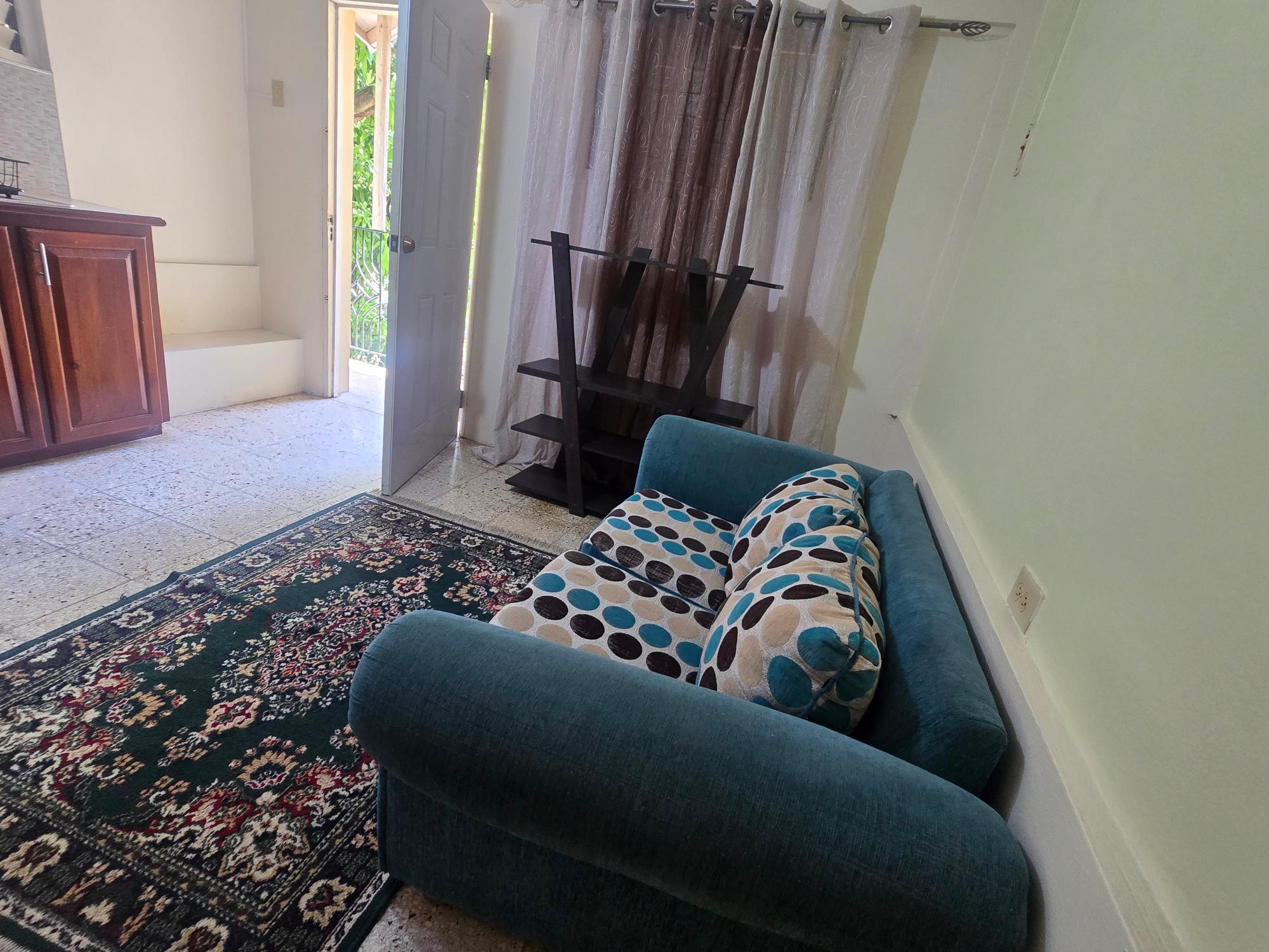 Apartment For Rent: WEYCLIFFE CLOSE, Kingston 6 | $100,000 photo 4