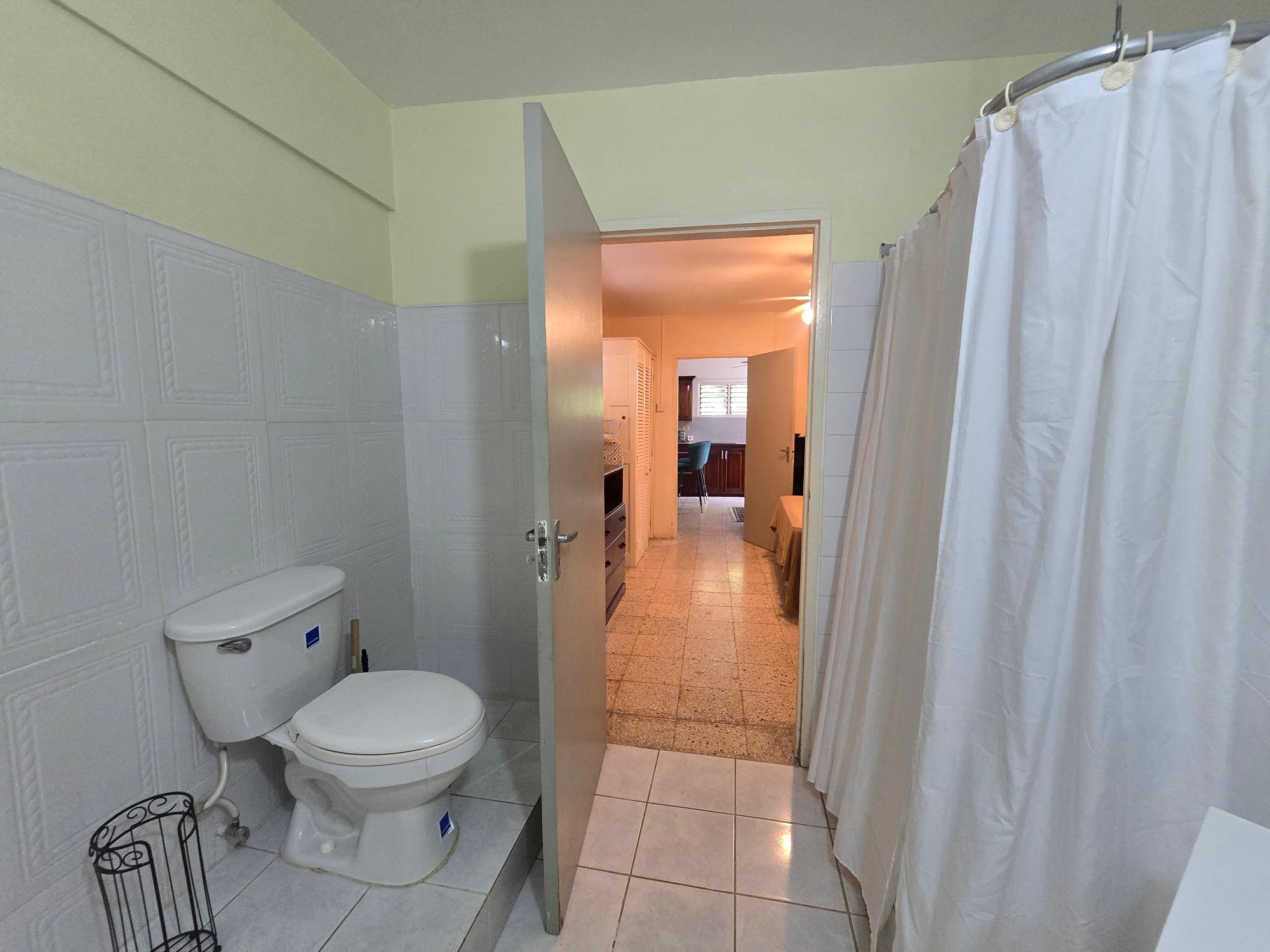 Apartment For Rent: WEYCLIFFE CLOSE, Kingston 6 | $100,000 photo 8