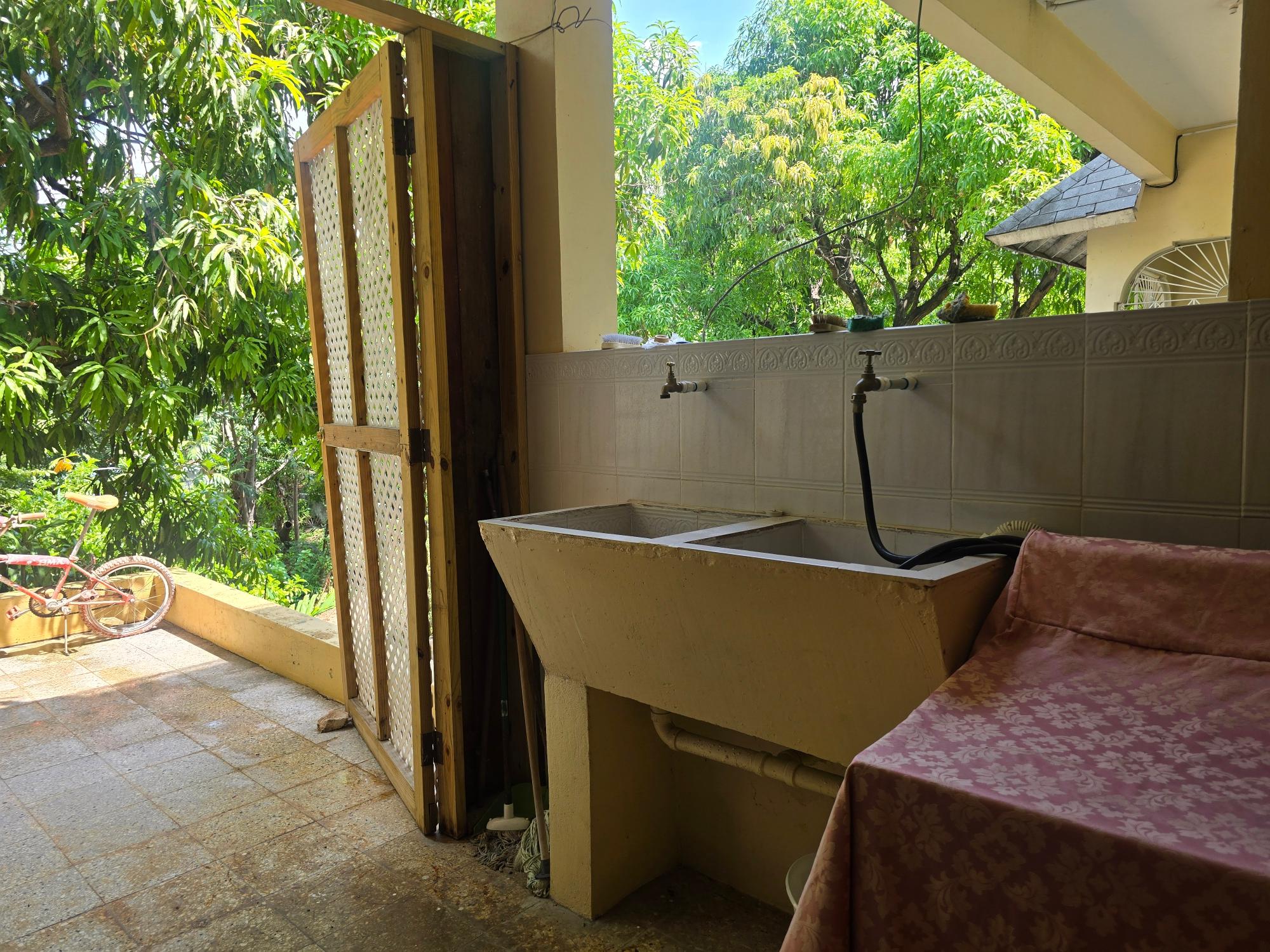 Apartment For Rent: WEYCLIFFE CLOSE, Kingston 6 | $100,000 photo 14