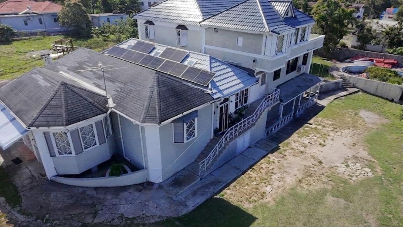 Apartment For Sale: COOLSHADE AVENUE, Tanglewood | $33,500,000 photo 3