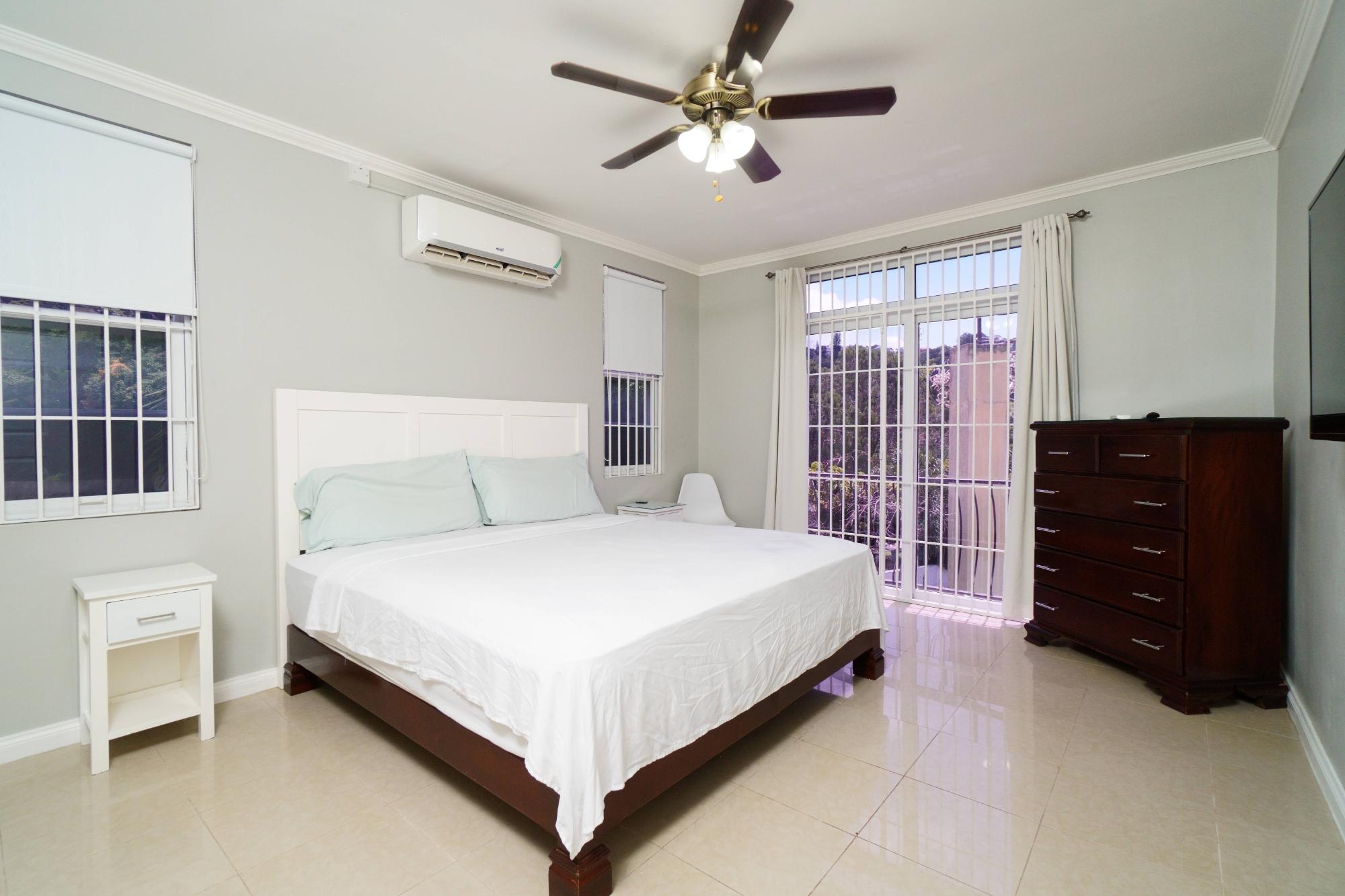 Apartment For Rent: OLD HOPE ROAD, Kingston 6 | $1,600 photo 2