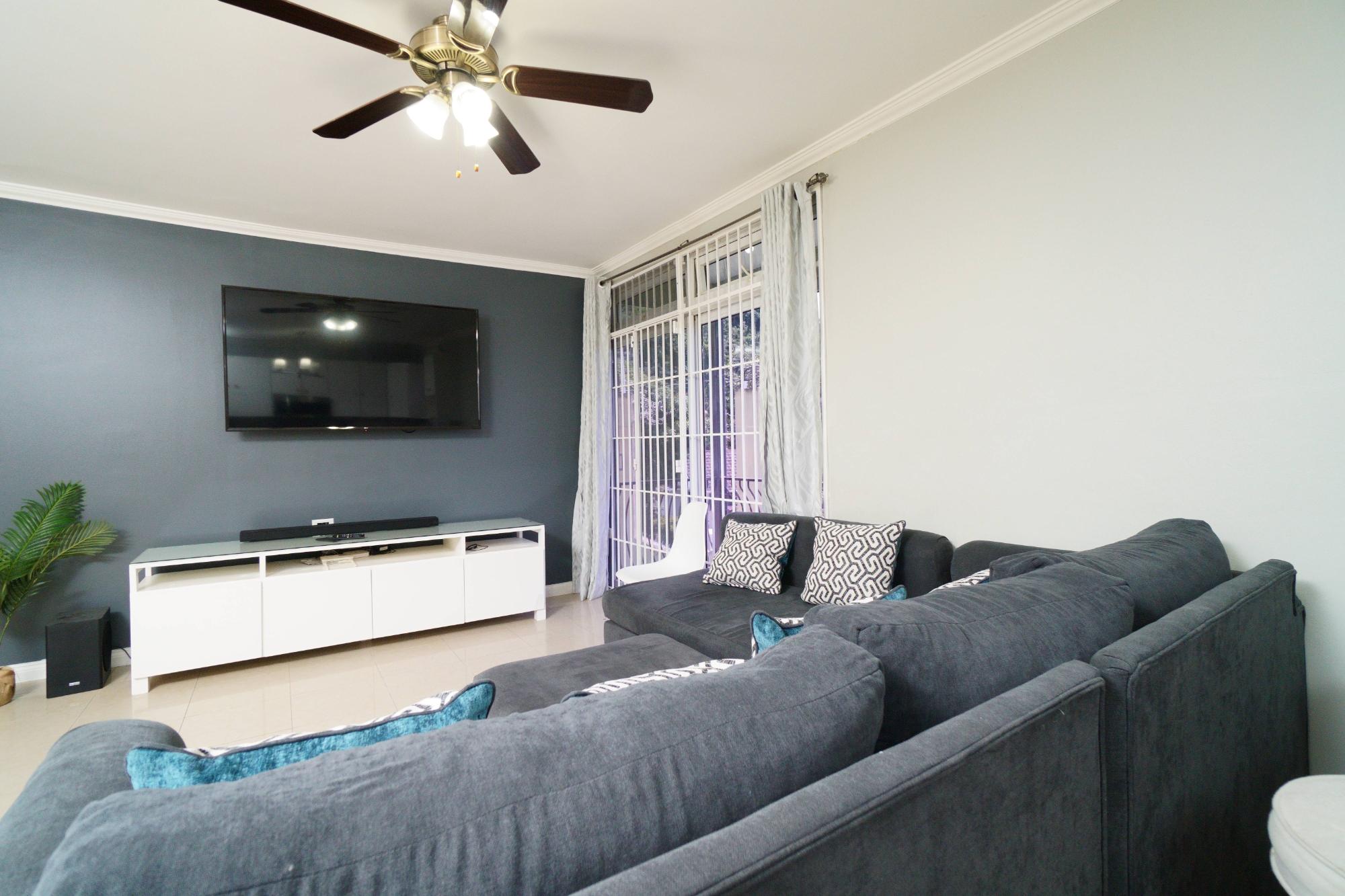 Apartment For Rent: OLD HOPE ROAD, Kingston 6 | $1,600 photo 12