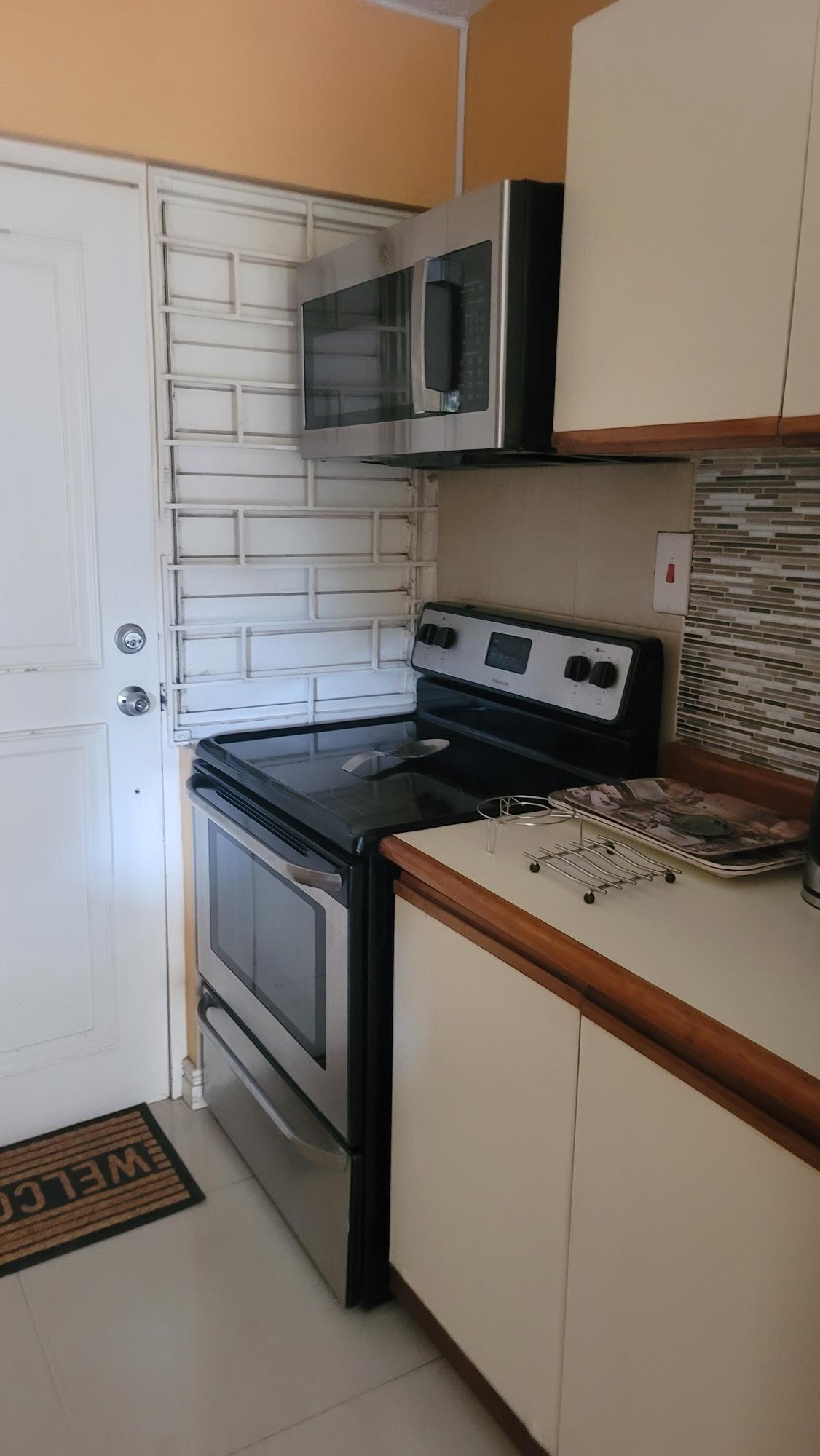 Apartment For Rent: KENSINGTON CRESCENT, KING, Kingston 5 | $125,000 photo 2
