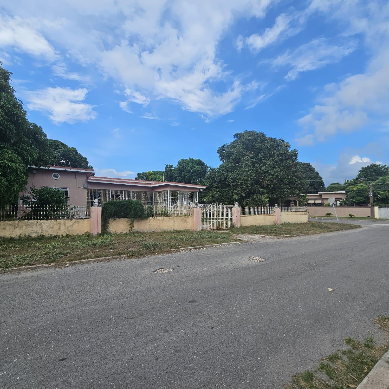 House For Sale: BAYARDO AVENUE, Kingston 10 | $35,000,000 photo 2