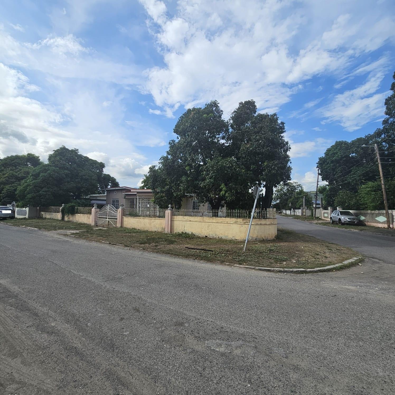 House For Sale: BAYARDO AVENUE, Kingston 10 | $35,000,000 photo 3