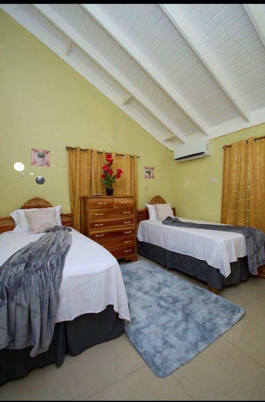 House For Rent: GREAT POND ESTATE, Great Pond | $260,000 photo 9