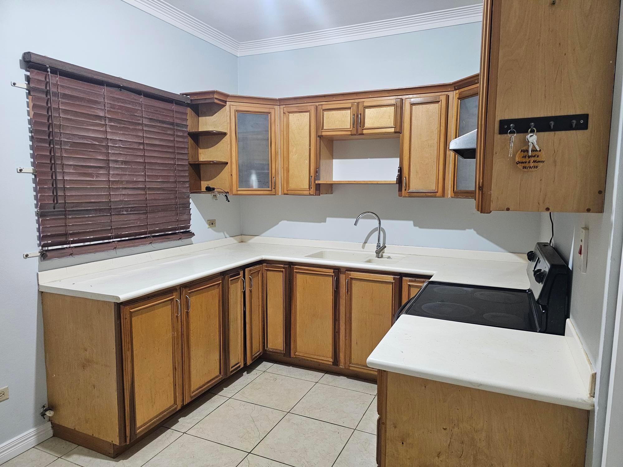 Apartment For Rent: EAST AVENUE, Constant Spring P.O. | $180,000
