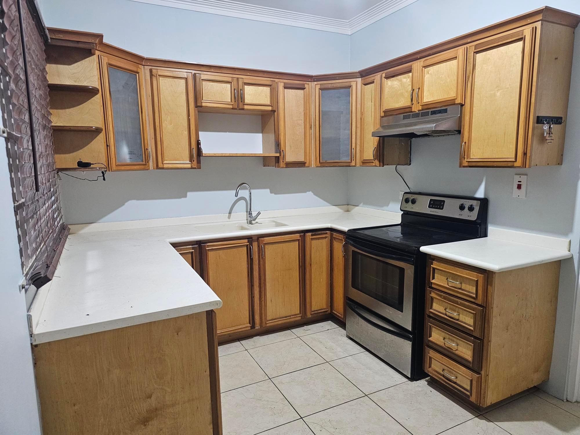 Apartment For Rent: EAST AVENUE, Constant Spring P.O. | $180,000 photo 2