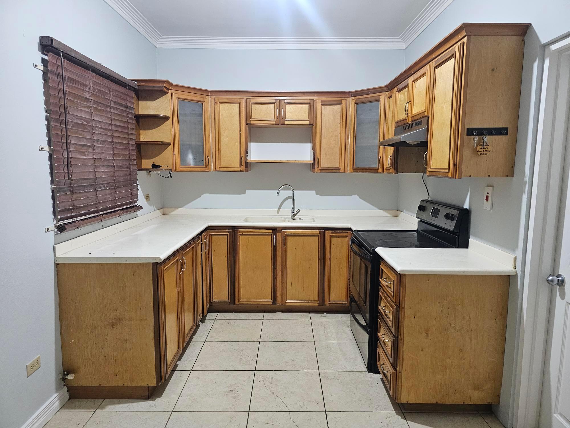 Apartment For Rent: EAST AVENUE, Constant Spring P.O. | $180,000 photo 3