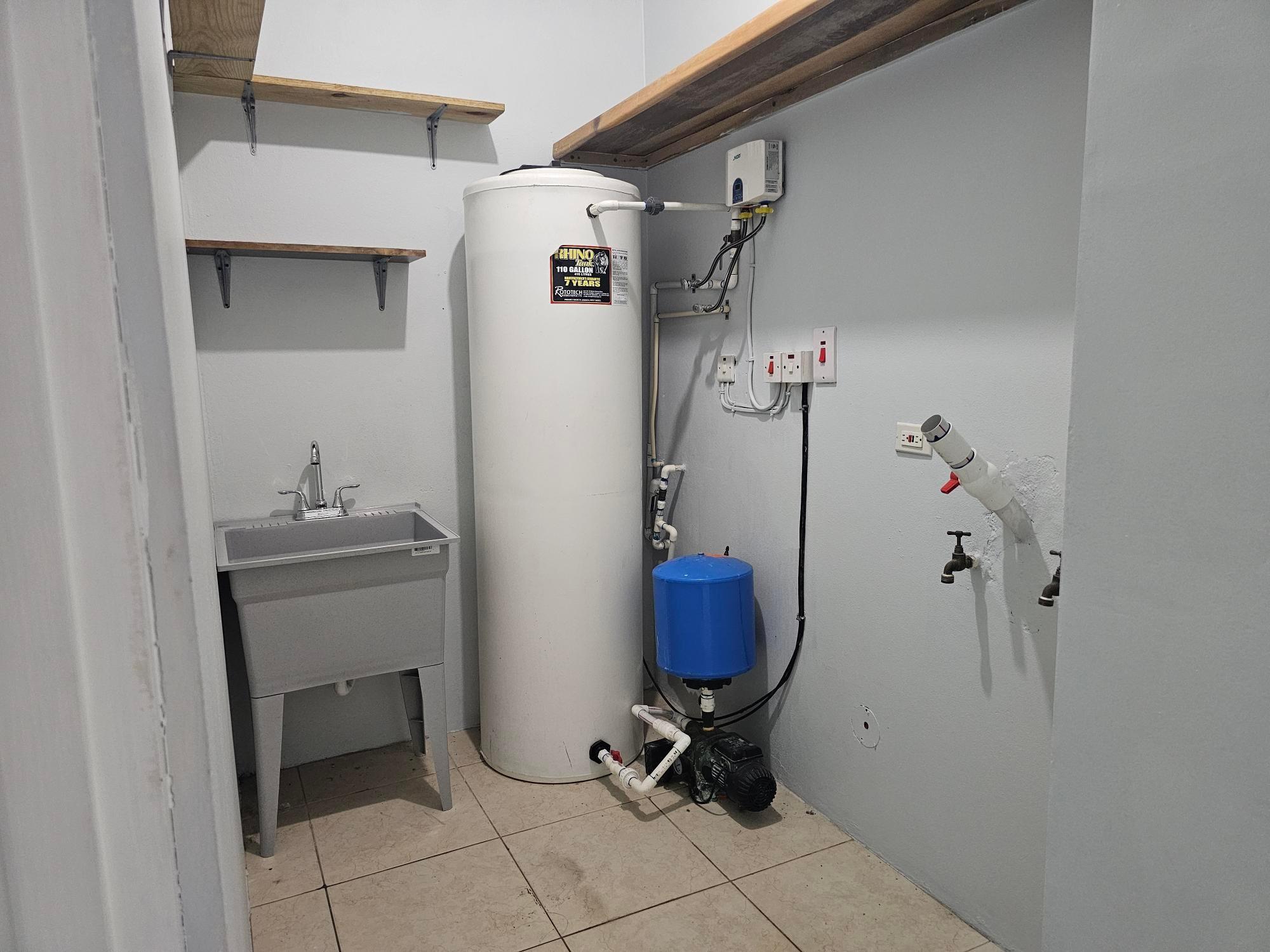 Apartment For Rent: EAST AVENUE, Constant Spring P.O. | $180,000 photo 4