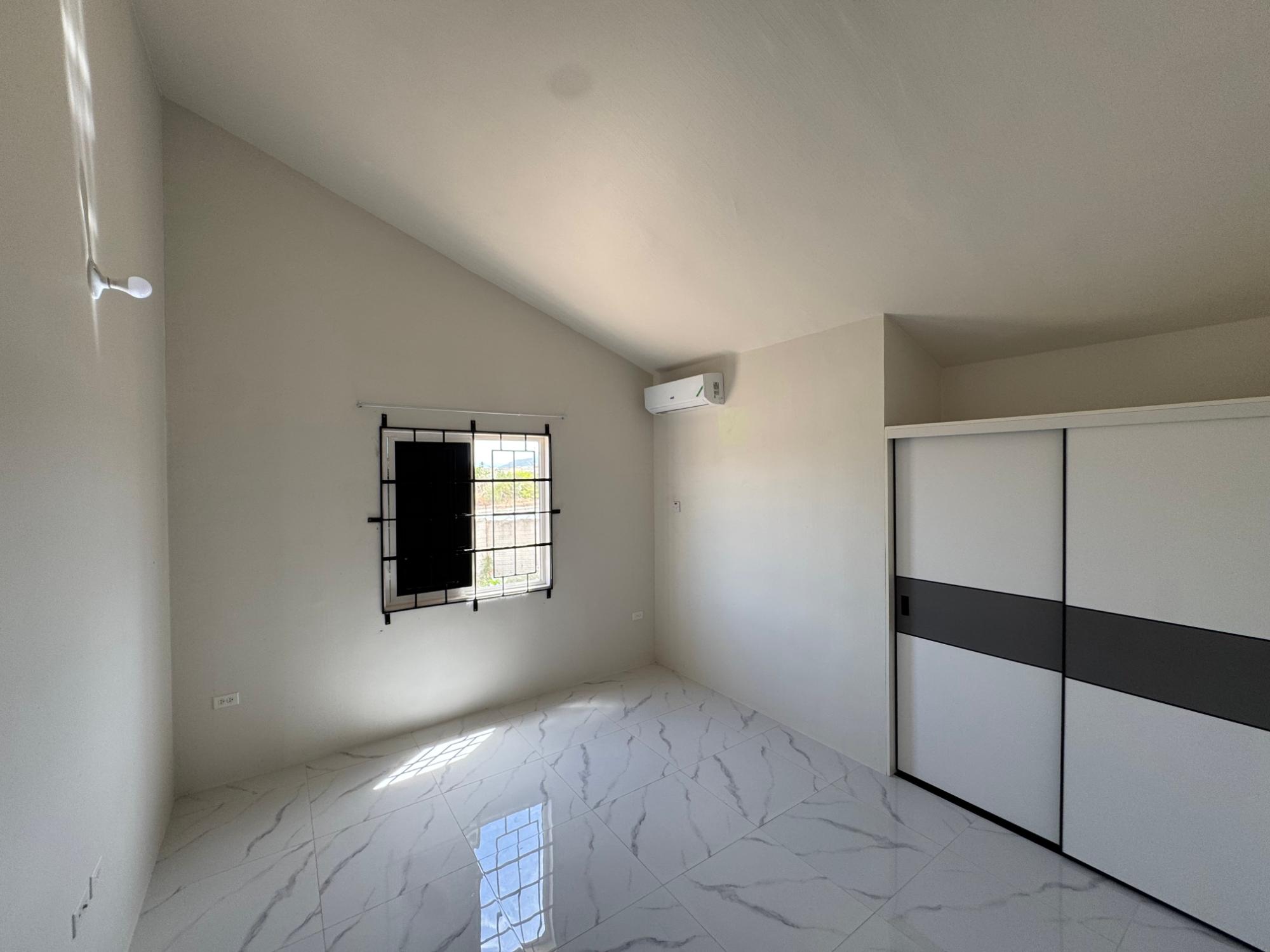 House For Rent: PHOENIX PARK VILLAGE 2, Phoenix Park | $125,000 photo 8